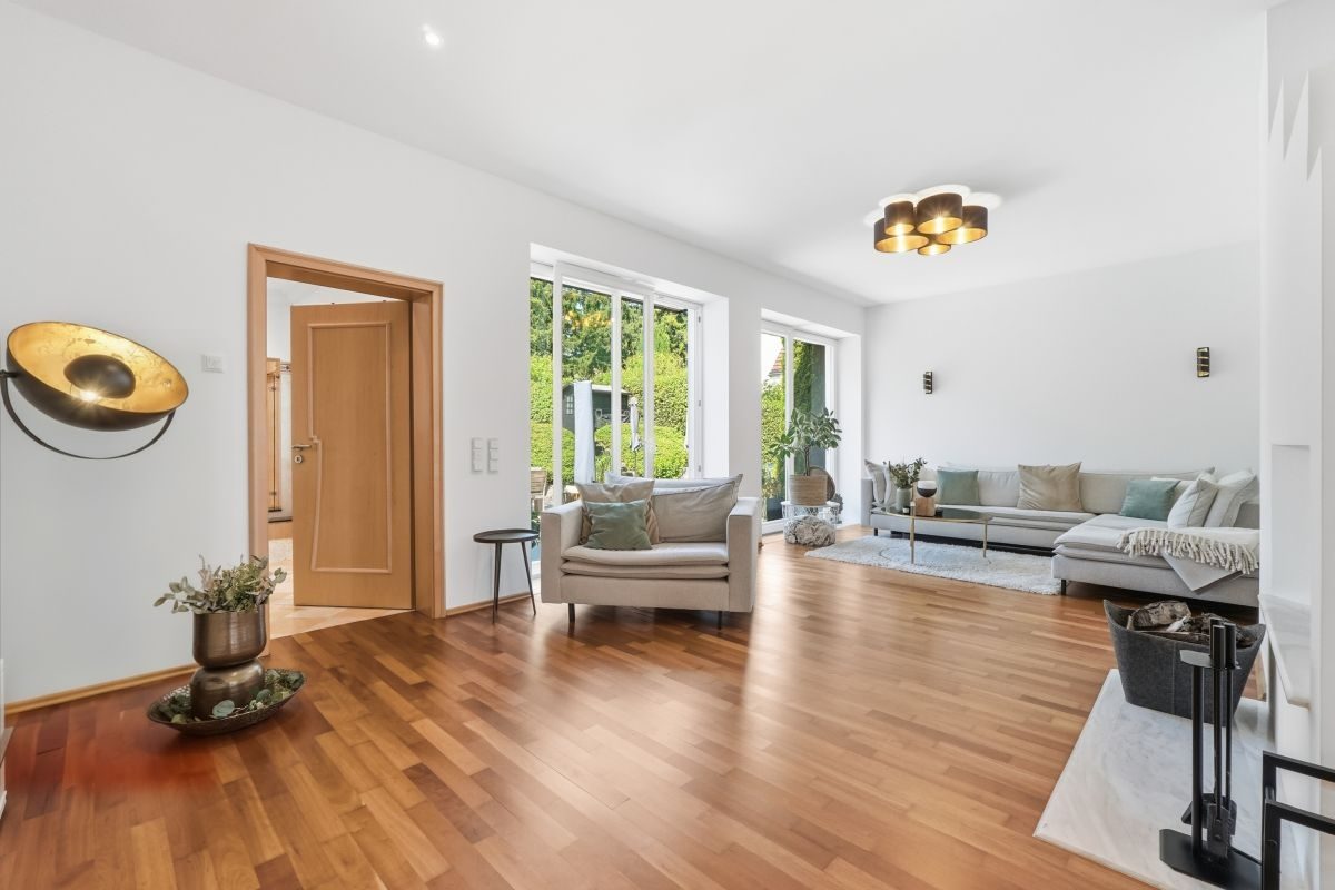 Immobilienangebot - Solingen - Alle - Historisch wohnen, modern leben: Modernisiertes Einfamilienhaus mit Einliegerwohnung (3D-Rundgang).