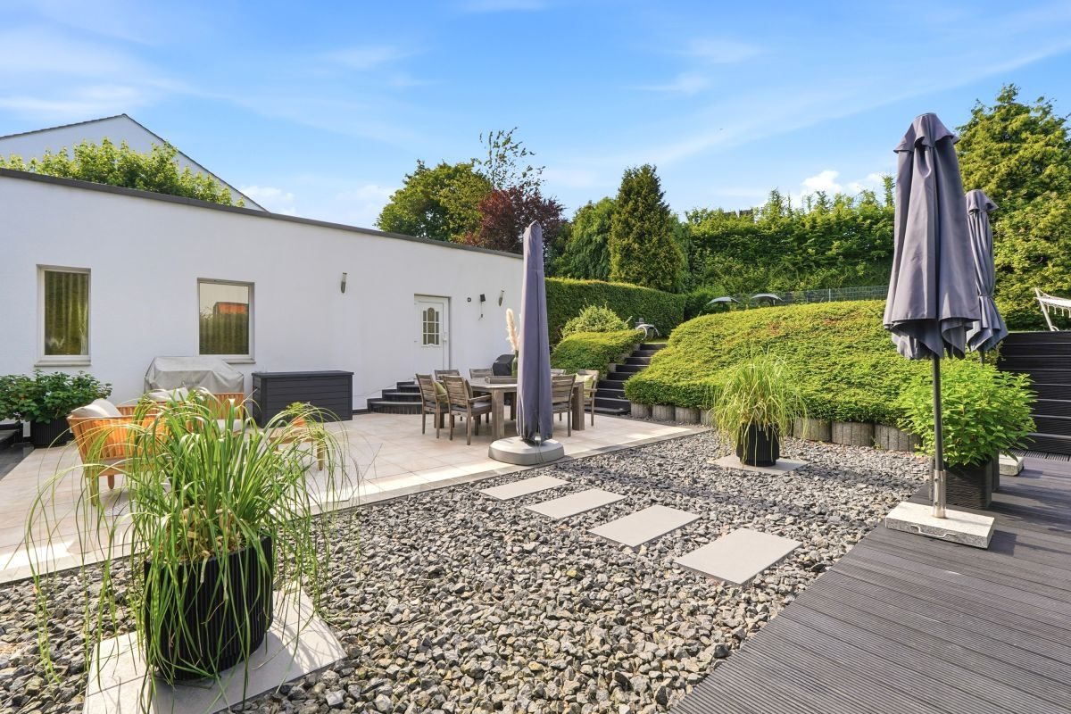 Immobilienangebot - Solingen - Alle - Historisch wohnen, modern leben: Modernisiertes Einfamilienhaus mit Einliegerwohnung (3D-Rundgang).