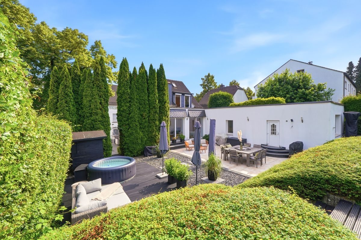 Immobilienangebot - Solingen - Alle - Historisch wohnen, modern leben: Modernisiertes Einfamilienhaus mit Einliegerwohnung (3D-Rundgang).