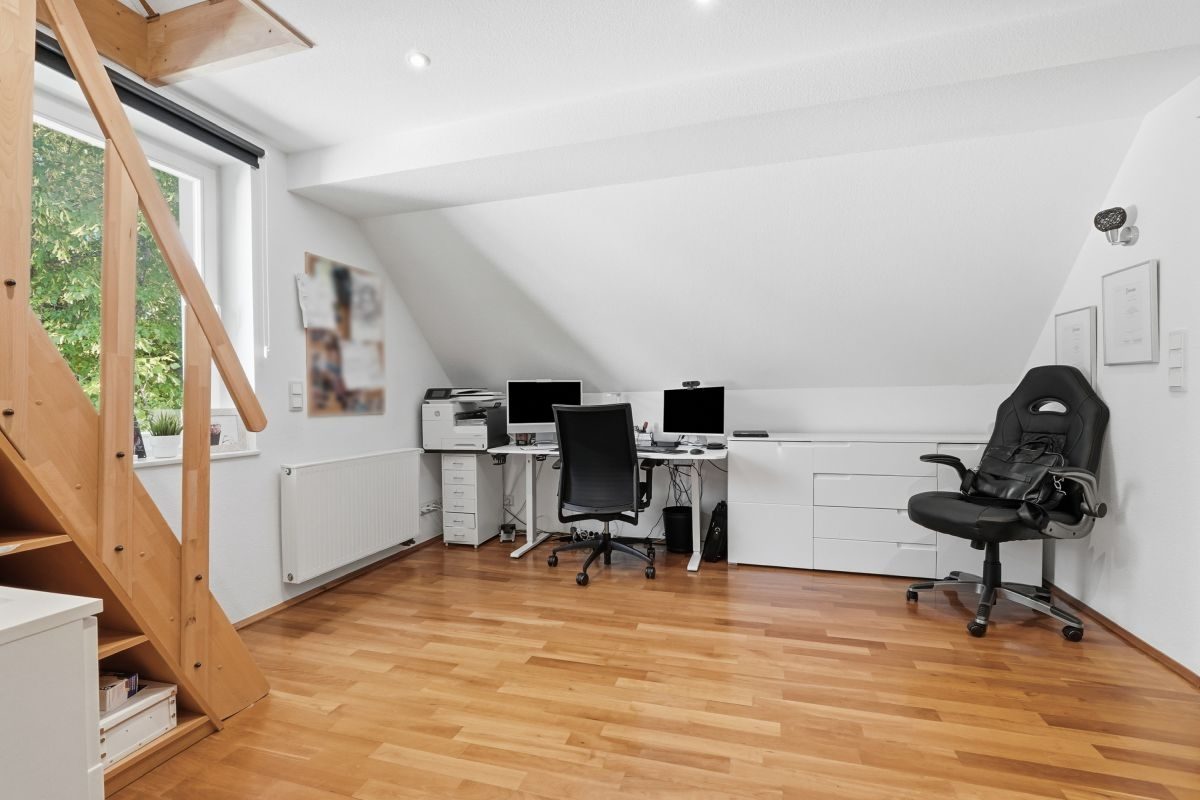 Immobilienangebot - Solingen - Alle - Historisch wohnen, modern leben: Modernisiertes Einfamilienhaus mit Einliegerwohnung (3D-Rundgang).