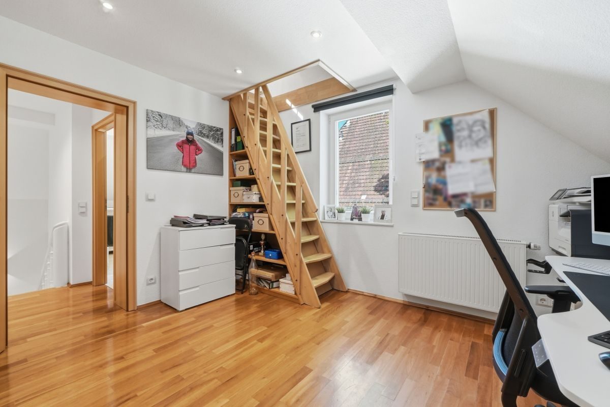 Immobilienangebot - Solingen - Alle - Historisch wohnen, modern leben: Modernisiertes Einfamilienhaus mit Einliegerwohnung (3D-Rundgang).