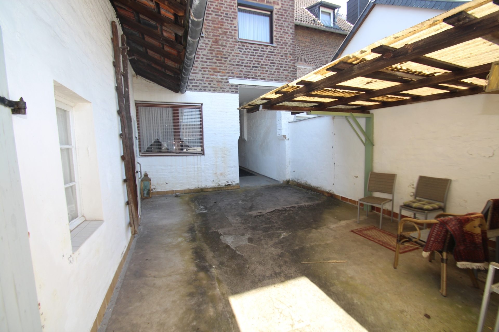 Immobilienangebot - Bonn - Alle - Mit 3D: Reihenmittelhaus mit viel Potenzial, 8 Zimmern & ca. 400 m² Grundstück in Bonn-Lannesdorf