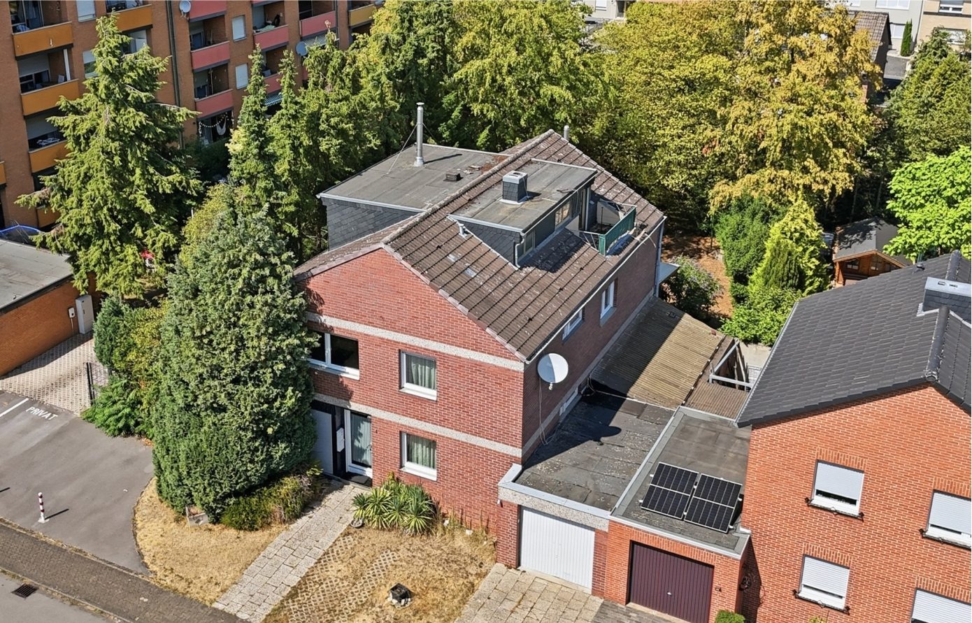 Immobilienangebot - Frechen - Alle - Mit 3D: Viel Platz- Zweifamilienhaus mit Garten in Frechen-Habbelrath!