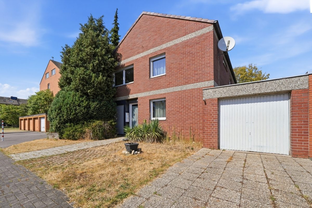 Immobilienangebot - Frechen - Alle - Mit 3D: Viel Platz- Zweifamilienhaus mit Garten in Frechen-Habbelrath!