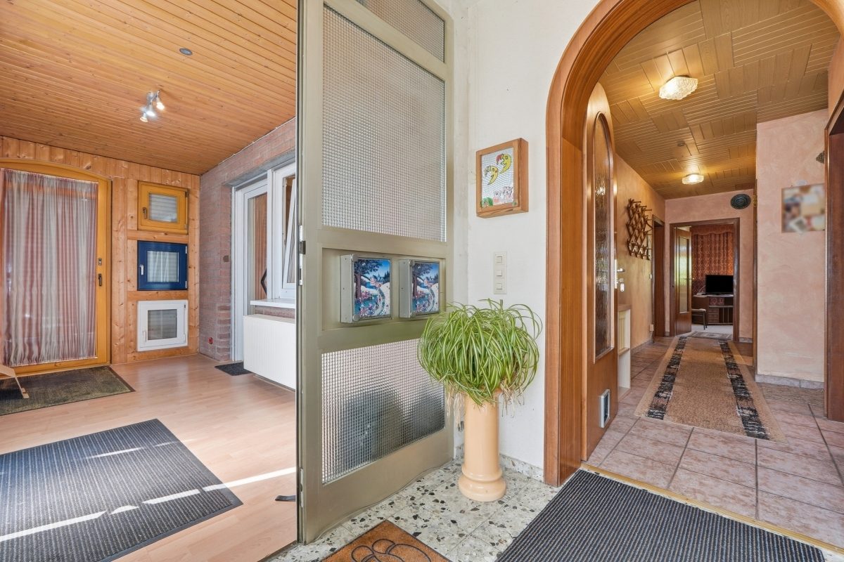 Immobilienangebot - Frechen - Alle - Mit 3D: Viel Platz- Zweifamilienhaus mit Garten in Frechen-Habbelrath!