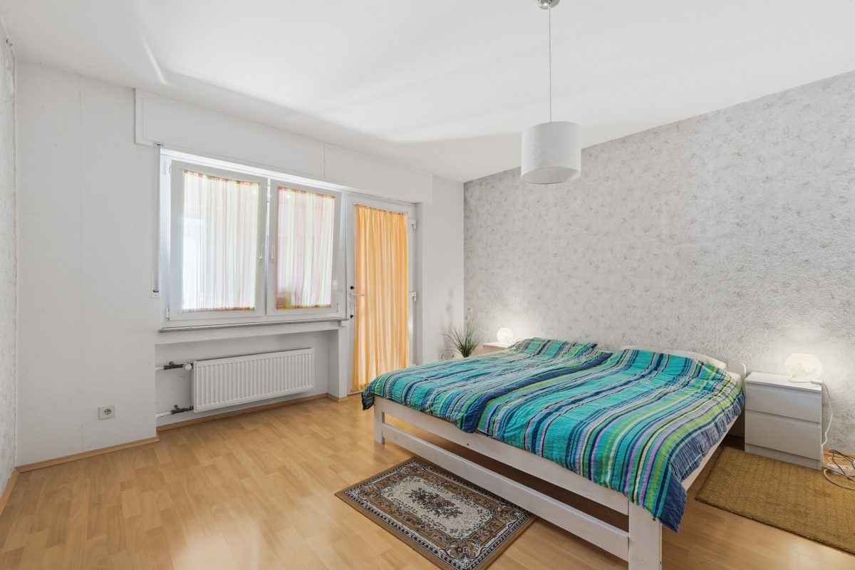 Immobilienangebot - Frechen - Alle - Mit 3D: Viel Platz- Zweifamilienhaus mit Garten in Frechen-Habbelrath!