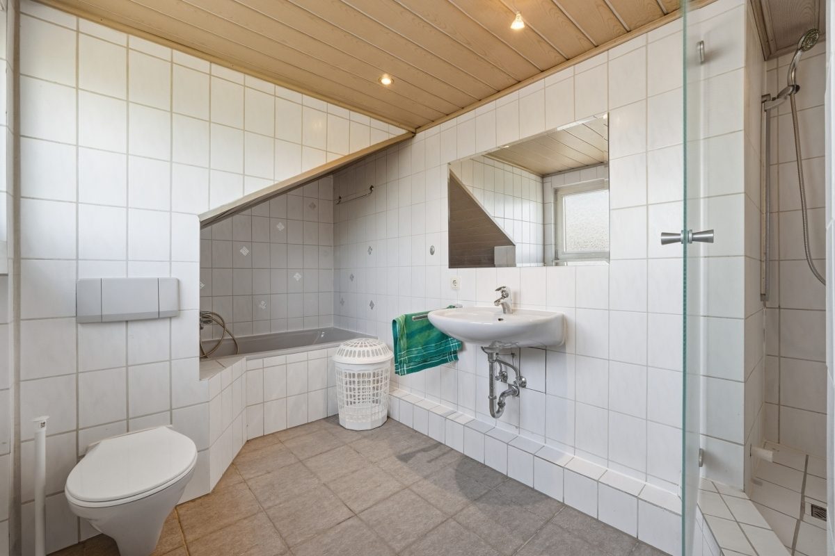 Immobilienangebot - Frechen - Alle - Mit 3D: Viel Platz- Zweifamilienhaus mit Garten in Frechen-Habbelrath!
