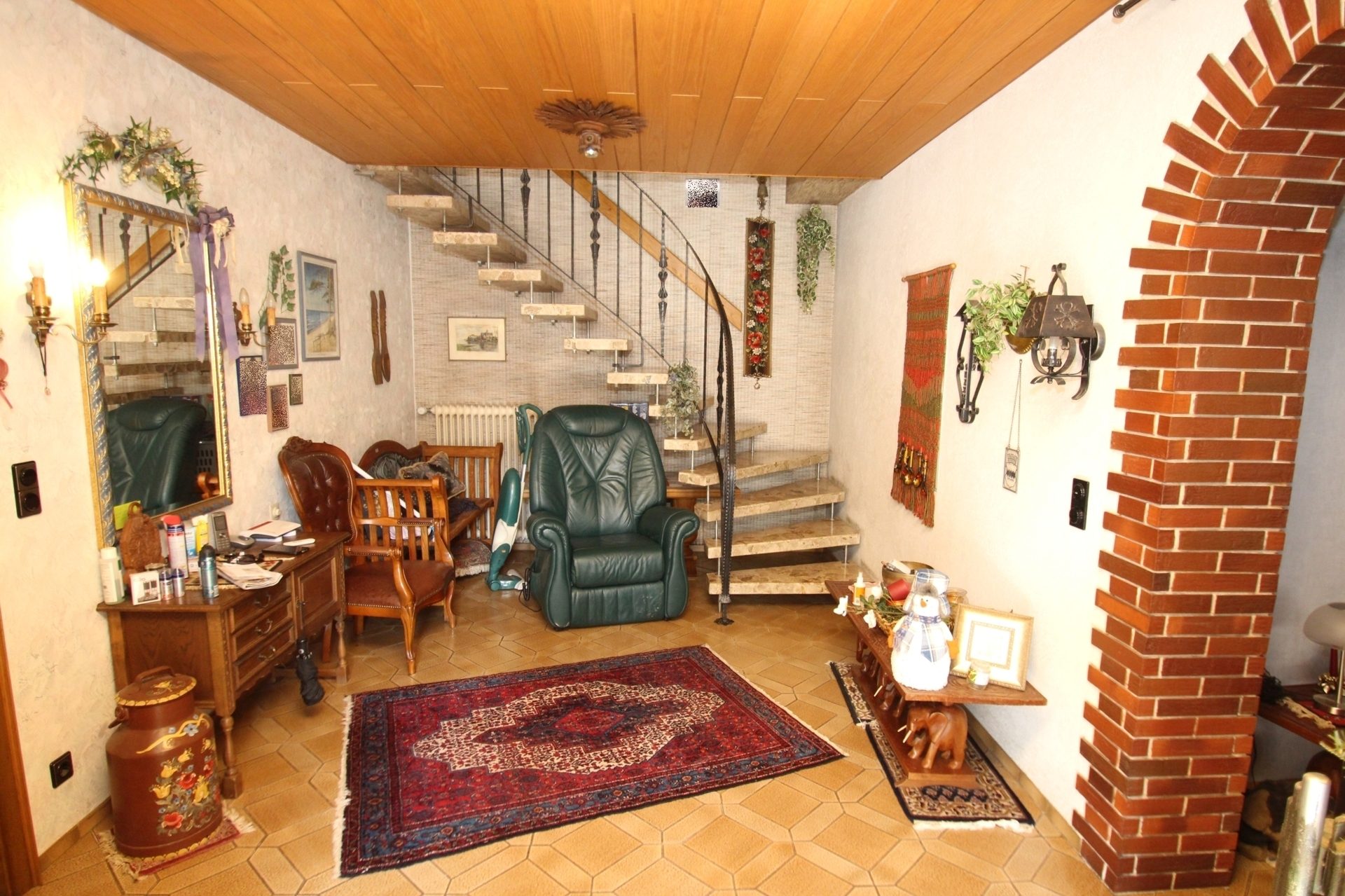 EG_Eingang Immobilienangebot - Langenfeld - Alle - Mit 3D: Freistehendes Einfamilienhaus mit Potenzial und Garten