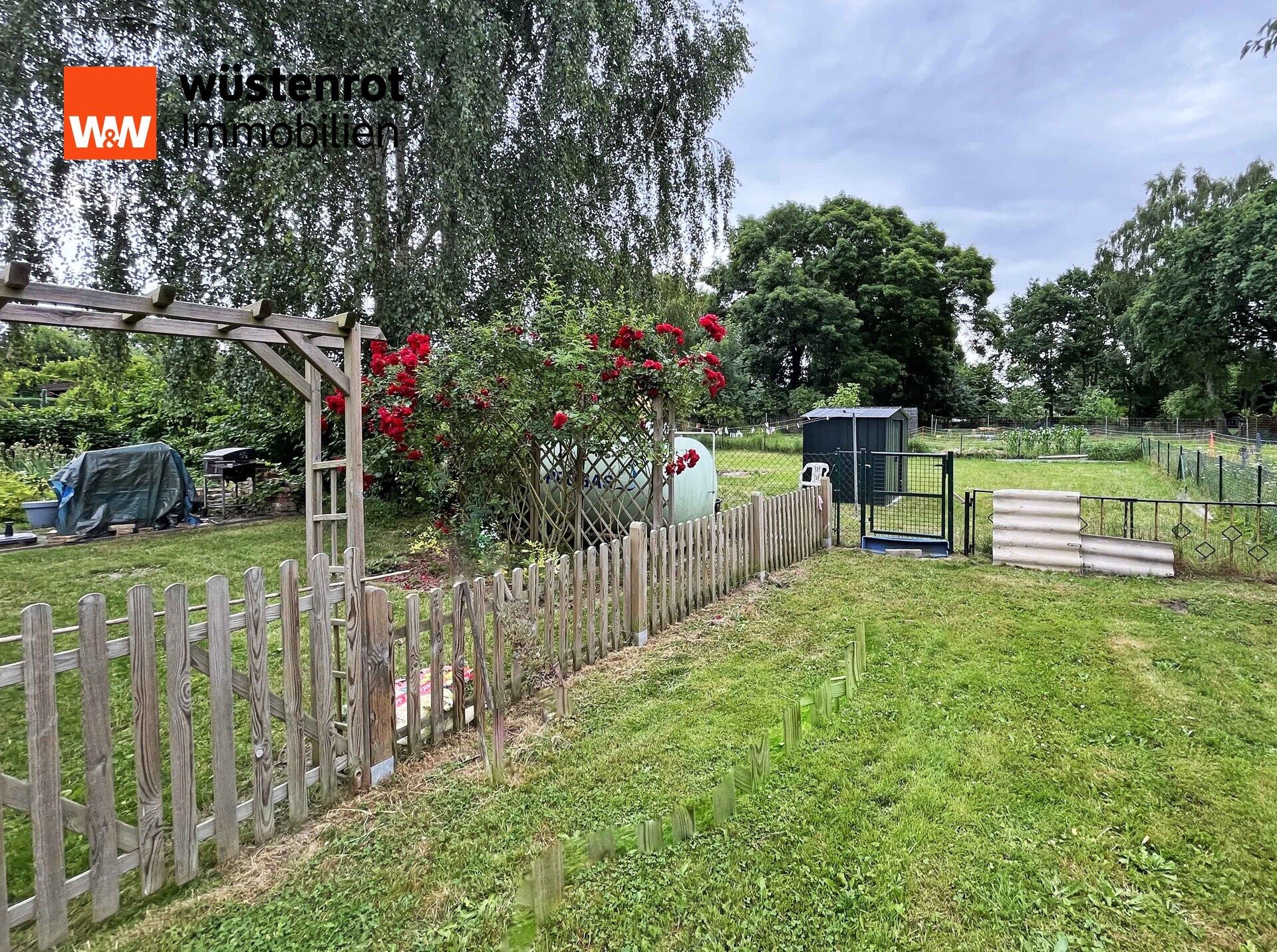 Immobilienangebot - Süderholz - Alle - WOHNEN AUF EINER EBENE: MIT EINBAUKÜCHE + VOLLKELLER + BEREITS MODERNISIERTER WOHNUNG + GRUNDSTÜCK