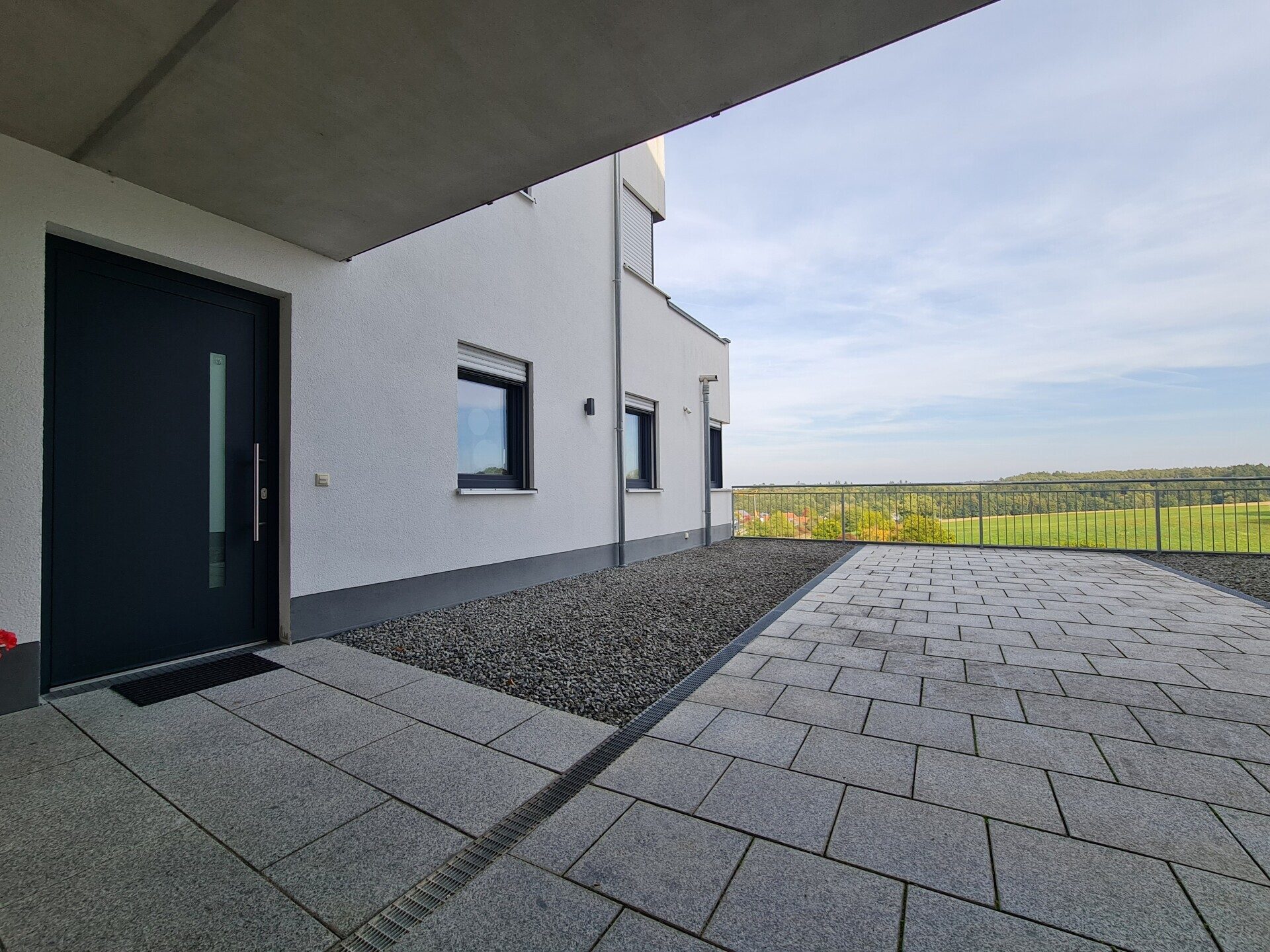 Immobilienangebot - Simbach - Alle - Tür auf - Herz rein!
Tolle, neuwertige 3-Zimmer-ETW (EG) super Lage, mega Terrasse und Garten, EBK..