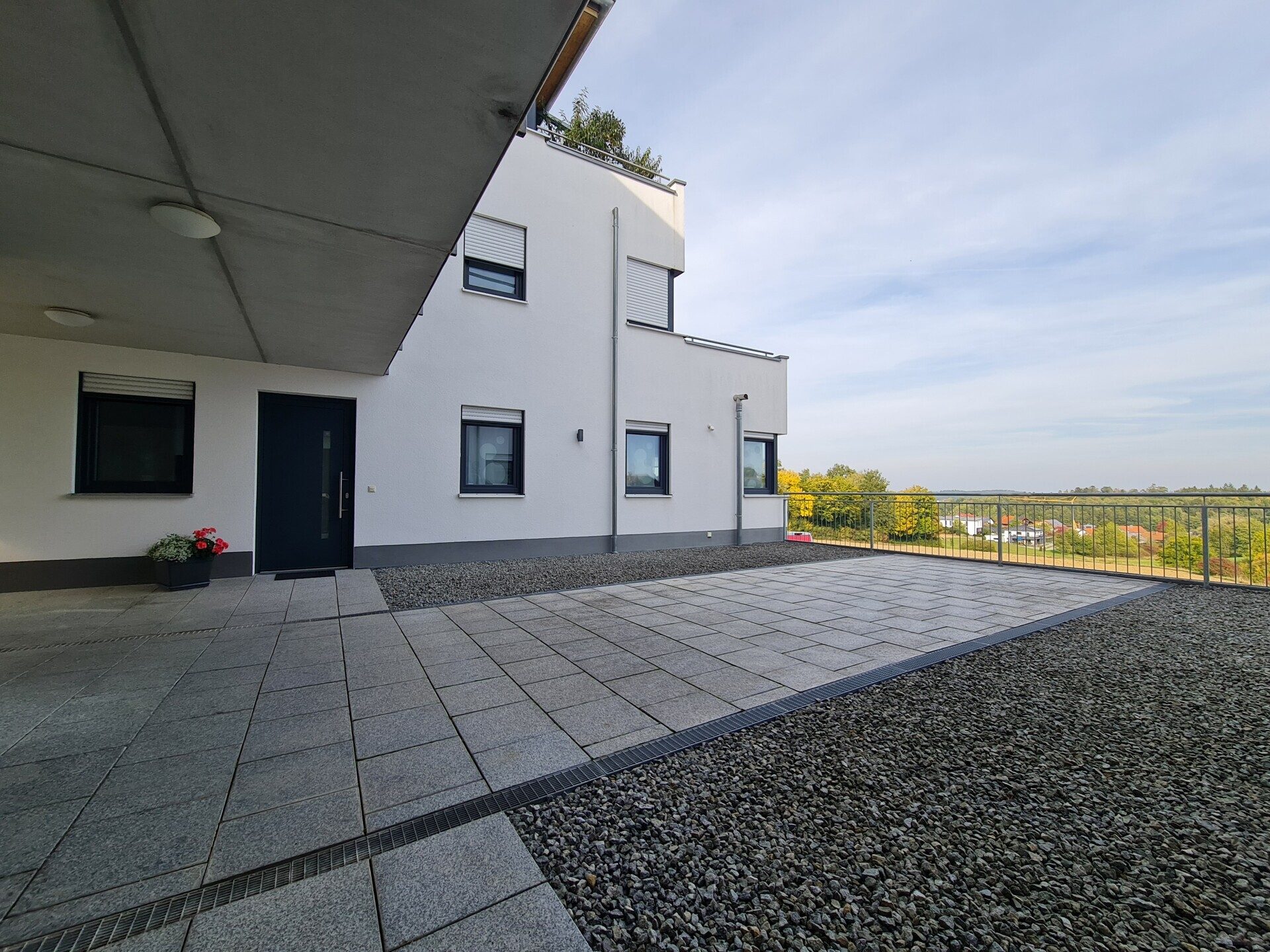Immobilienangebot - Simbach - Alle - Tür auf - Herz rein!
Tolle, neuwertige 3-Zimmer-ETW (EG) super Lage, mega Terrasse und Garten, EBK..