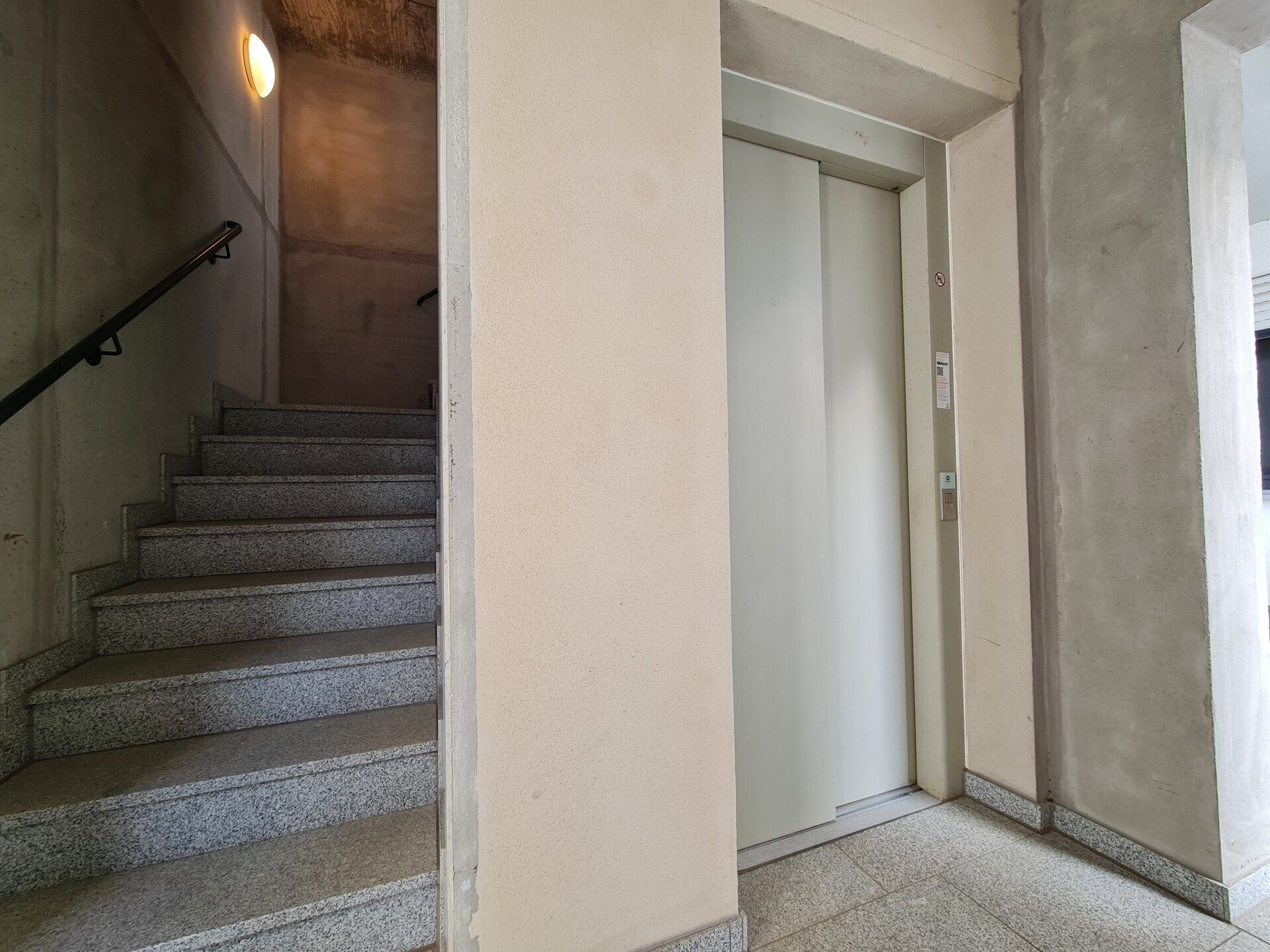 Immobilienangebot - Simbach - Alle - Tür auf - Herz rein!
Tolle, neuwertige 3-Zimmer-ETW (EG) super Lage, mega Terrasse und Garten, EBK..