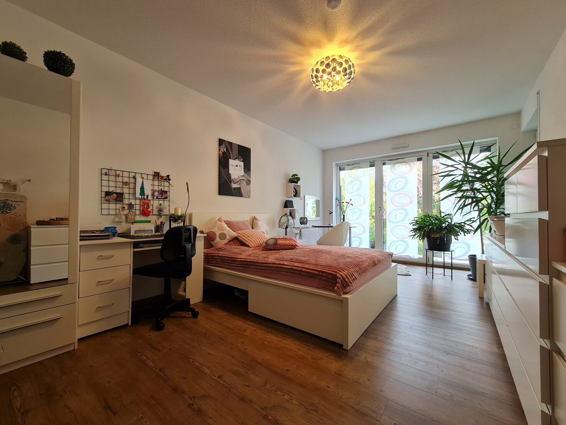 Immobilienangebot - Simbach - Alle - Tür auf - Herz rein!
Tolle, neuwertige 3-Zimmer-ETW (EG) super Lage, mega Terrasse und Garten, EBK..