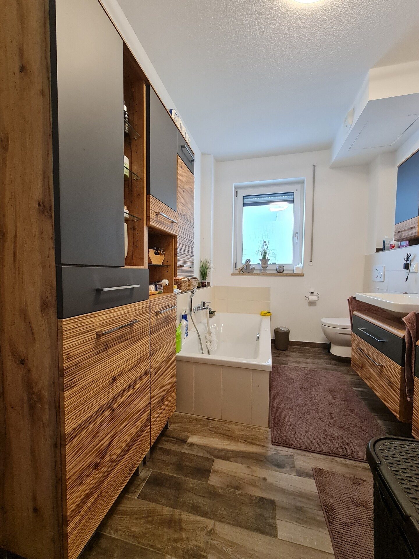 Immobilienangebot - Simbach - Alle - Tür auf - Herz rein!
Tolle, neuwertige 3-Zimmer-ETW (EG) super Lage, mega Terrasse und Garten, EBK..