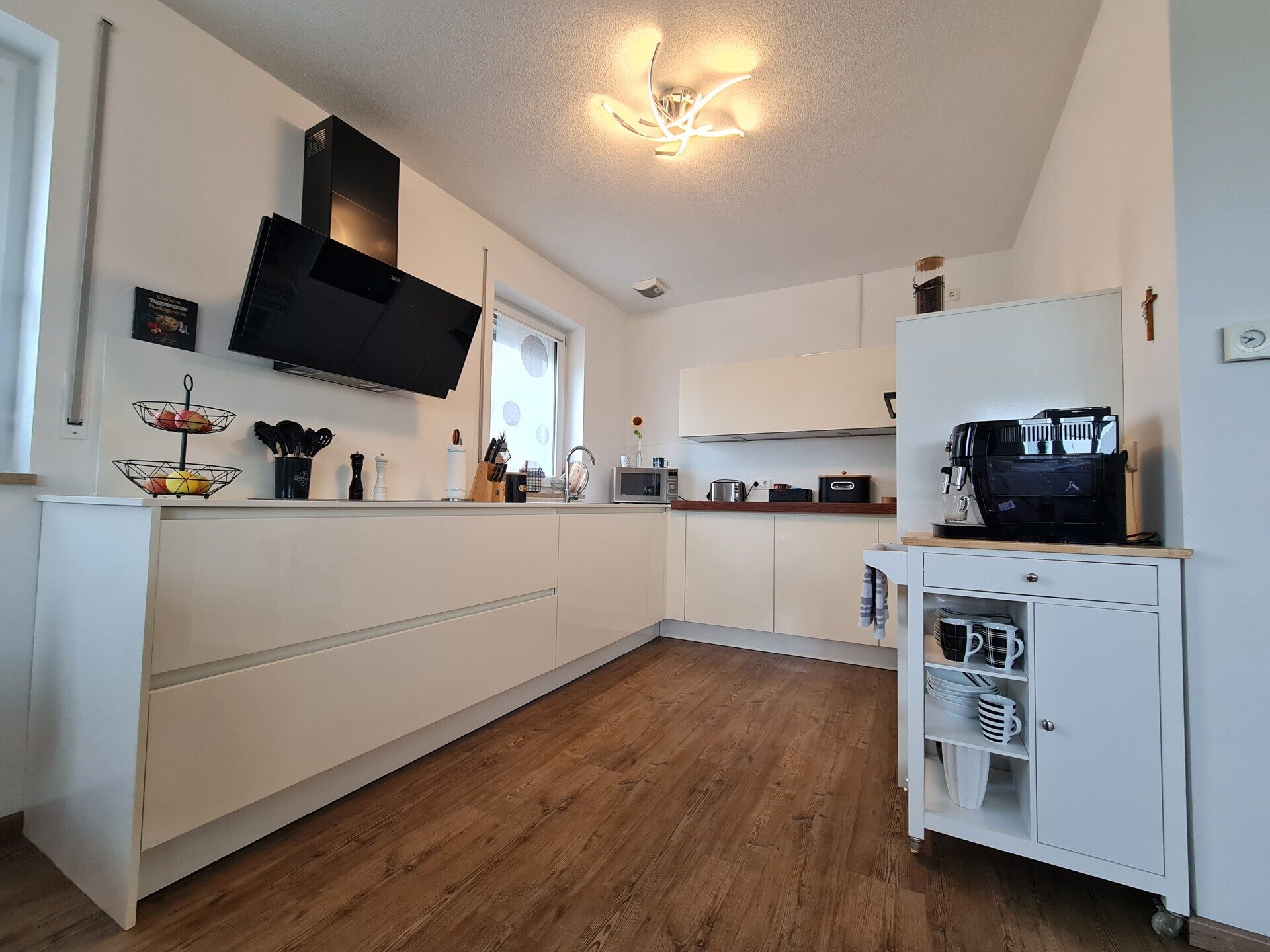 Immobilienangebot - Simbach - Alle - Tür auf - Herz rein!
Tolle, neuwertige 3-Zimmer-ETW (EG) super Lage, mega Terrasse und Garten, EBK..