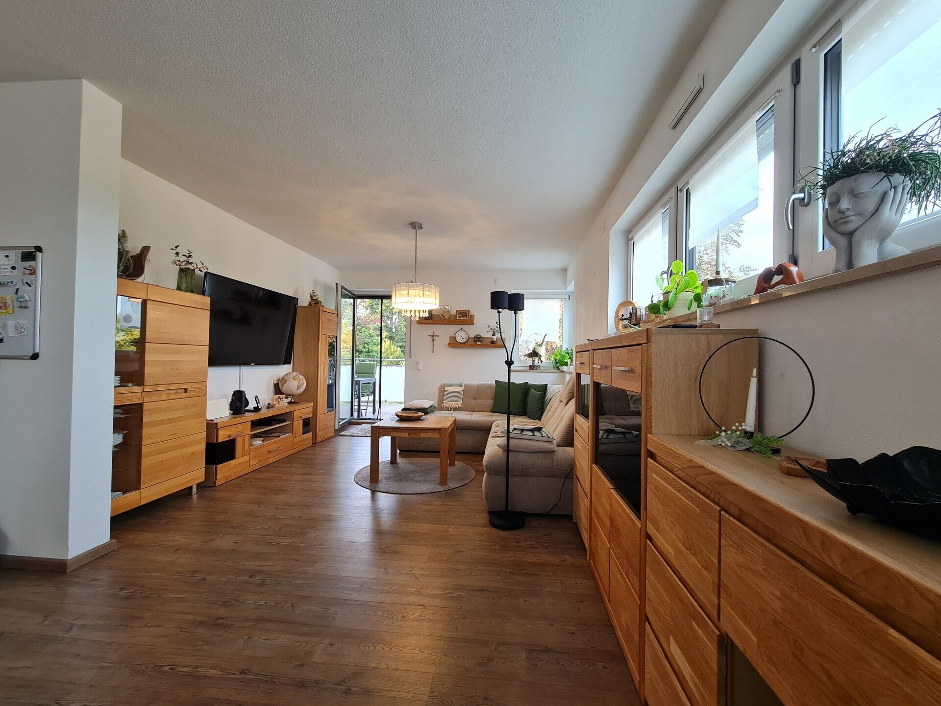 Immobilienangebot - Simbach - Alle - Tür auf - Herz rein!
Tolle, neuwertige 3-Zimmer-ETW (EG) super Lage, mega Terrasse und Garten, EBK..