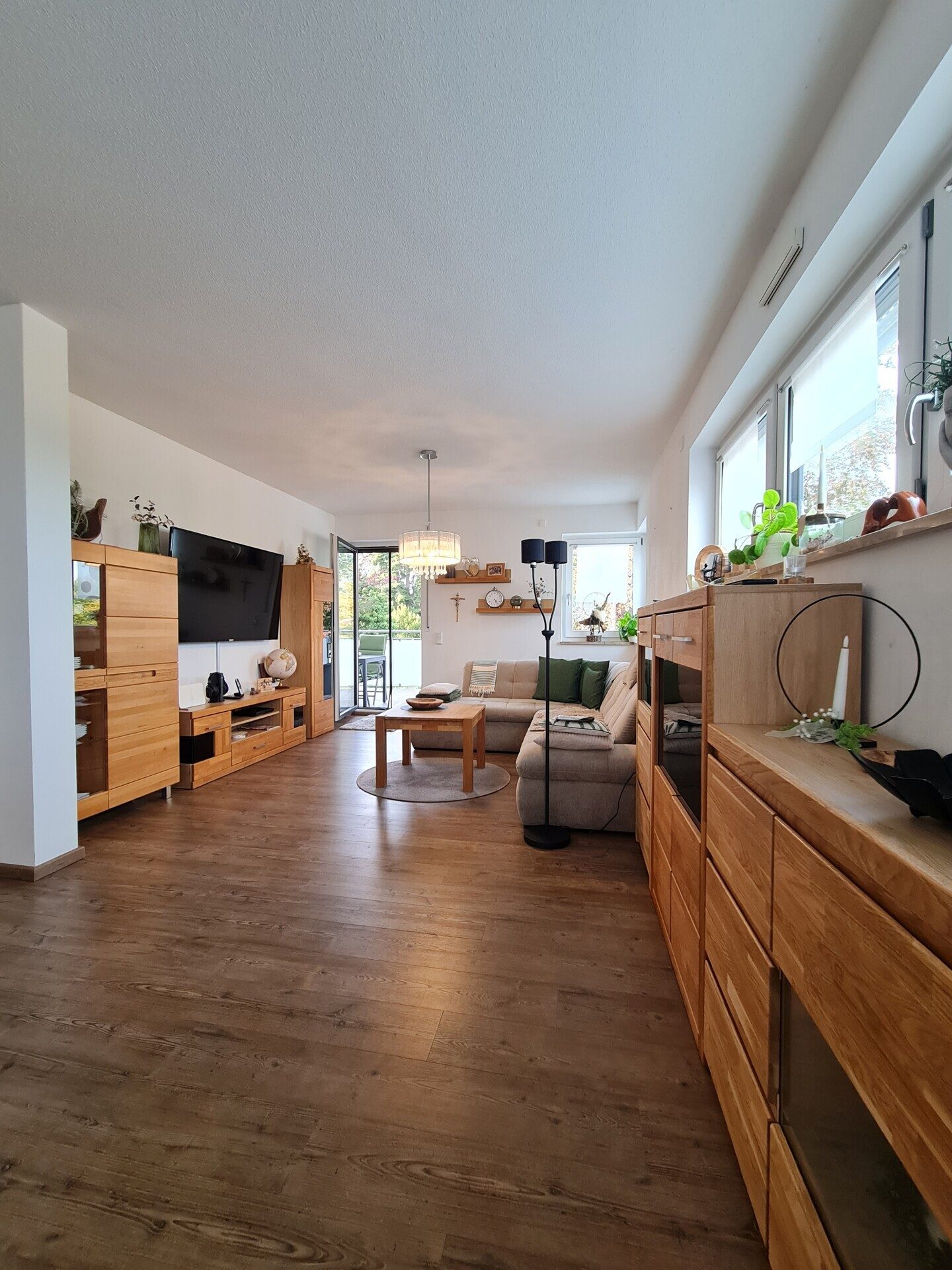 Immobilienangebot - Simbach - Alle - Tür auf - Herz rein!
Tolle, neuwertige 3-Zimmer-ETW (EG) super Lage, mega Terrasse und Garten, EBK..