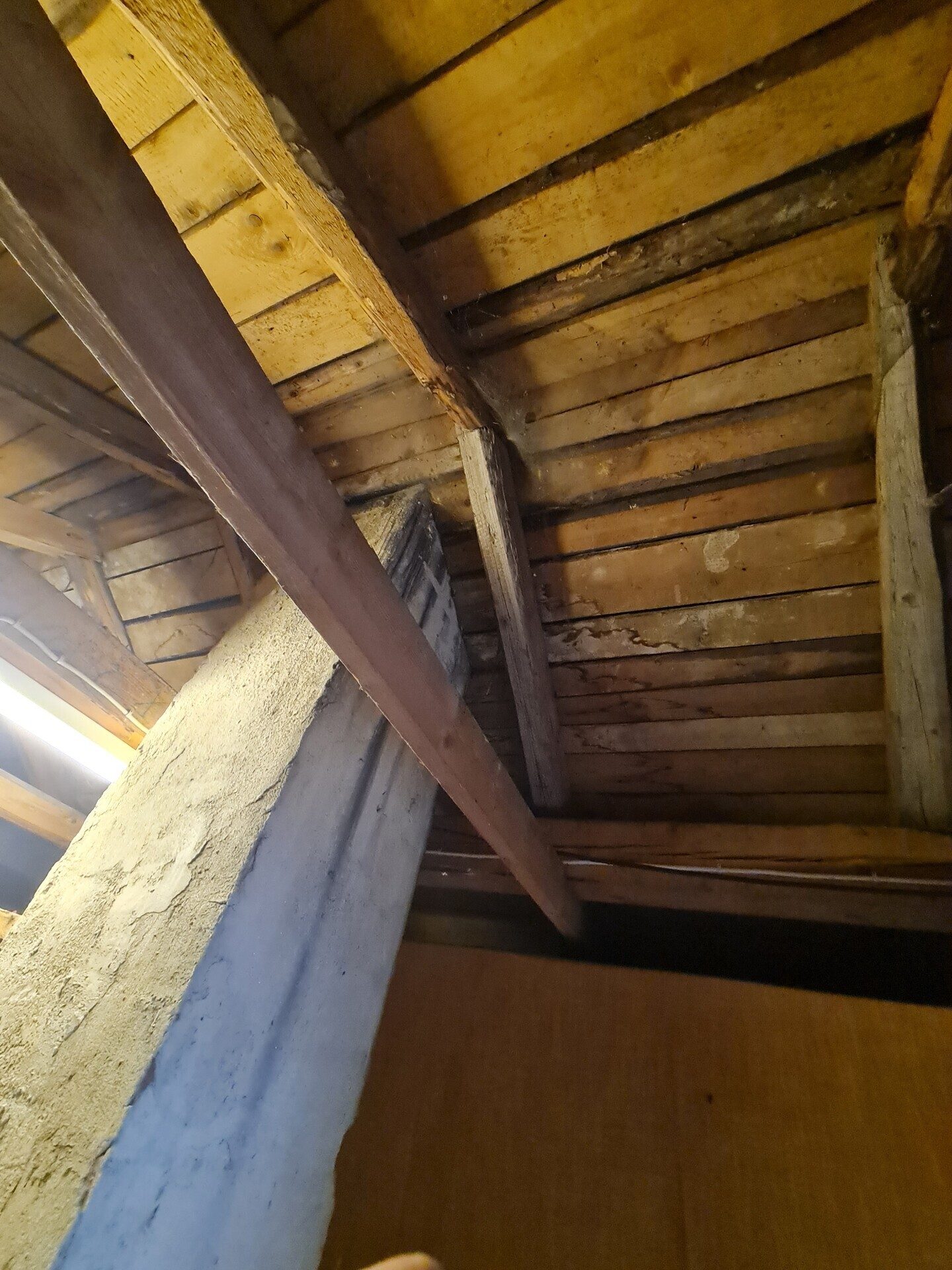 Immobilienangebot - Lam - Alle - Schnäppchen für Handwerker oder Investoren!
Sonniges, renovierungsbedürftiges EFH in schöner Lage.