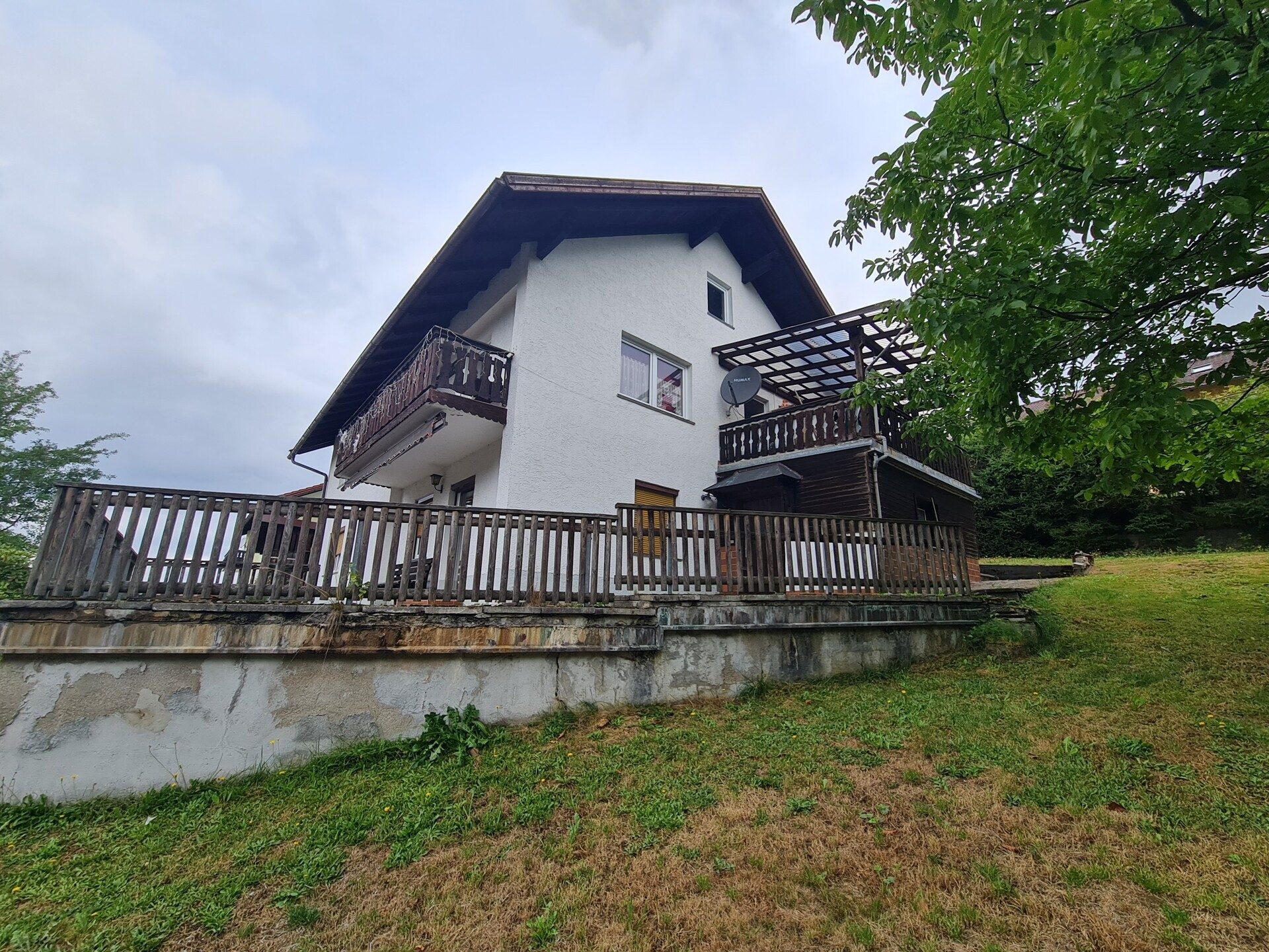 Immobilienangebot - Lam - Alle - Schnäppchen für Handwerker oder Investoren!
Sonniges, renovierungsbedürftiges EFH in schöner Lage.