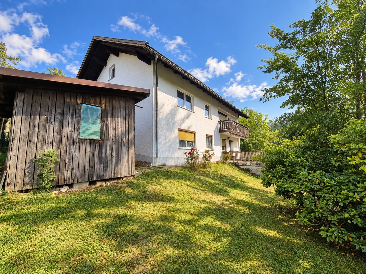 Immobilienangebot - Lam - Alle - Schnäppchen für Handwerker oder Investoren!
Sonniges, renovierungsbedürftiges EFH in schöner Lage.