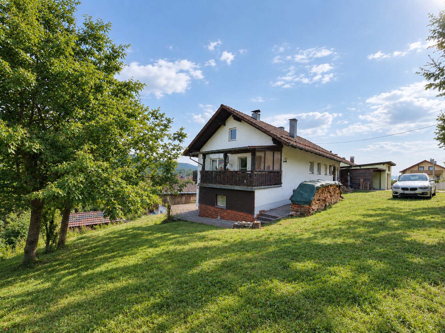 Immobilienangebot - Lam - Alle - Schnäppchen für Handwerker oder Investoren!
Sonniges, renovierungsbedürftiges EFH in schöner Lage.