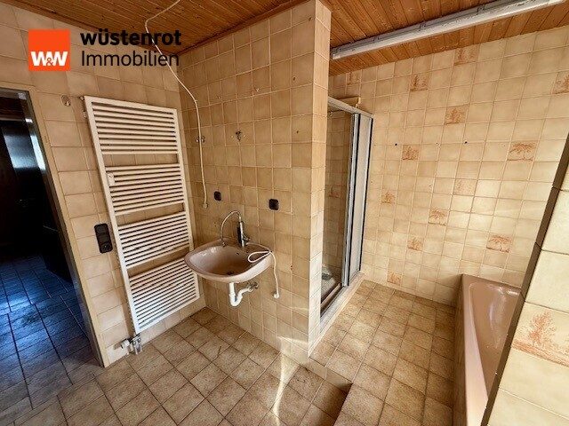 Immobilienangebot - Bruckmühl - Alle - Sanierungsobjekt für Handwerker: 3,5- bis 4-Zimmer-Wohnung mit ca. 110 m² Wohnfläche in Bruckmühl!