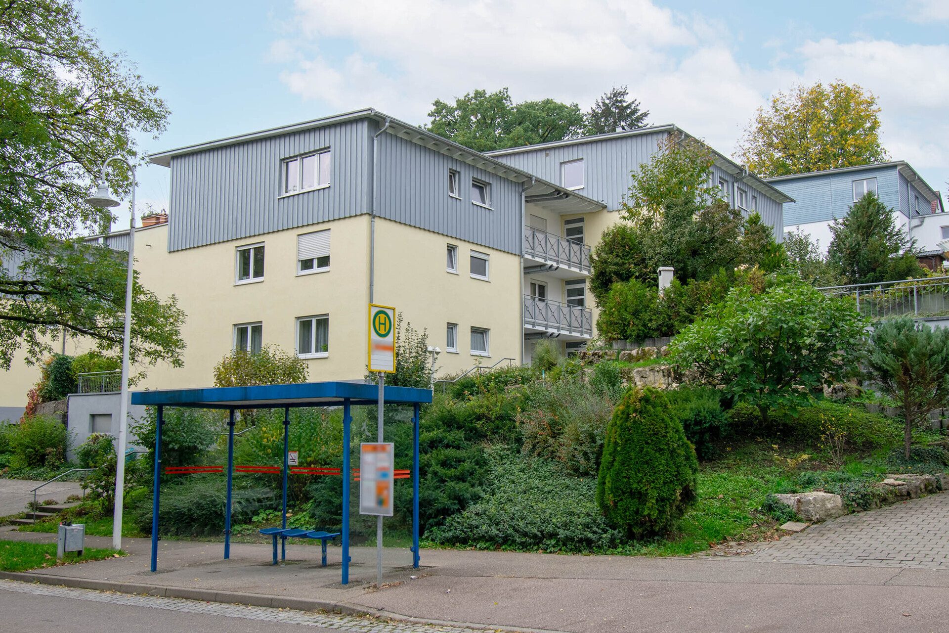 Immobilienangebot - Eislingen/Fils - Alle - Ein Zuhause zum Wohlfühlen: Helle 2-Zimmer-Whg. mit Dachterrasse und Tiefgaragenplatz