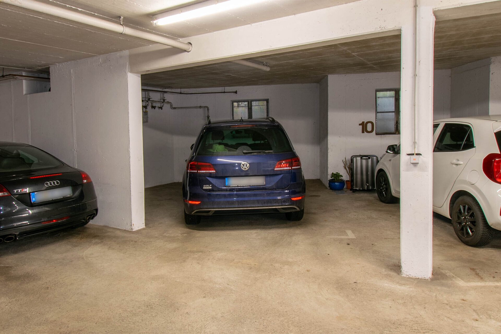 Immobilienangebot - Leonberg - Alle - Tolle Vierzimmerwohnung mit Aussicht über Leonberg und zwei Stellplätzen