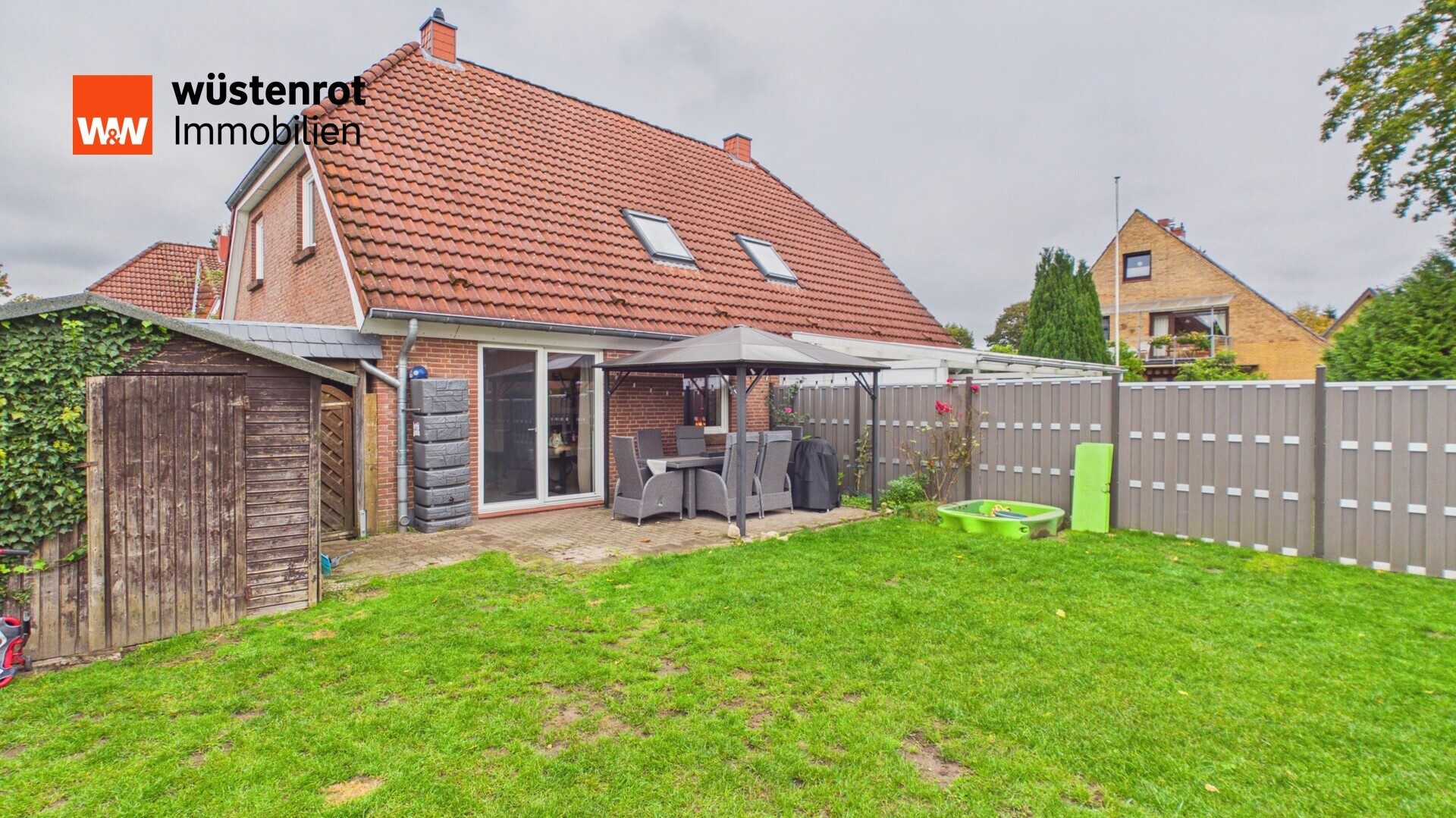 Immobilienangebot - Büdelsdorf - Alle - Familienglück: DHH mit Garten & Carport