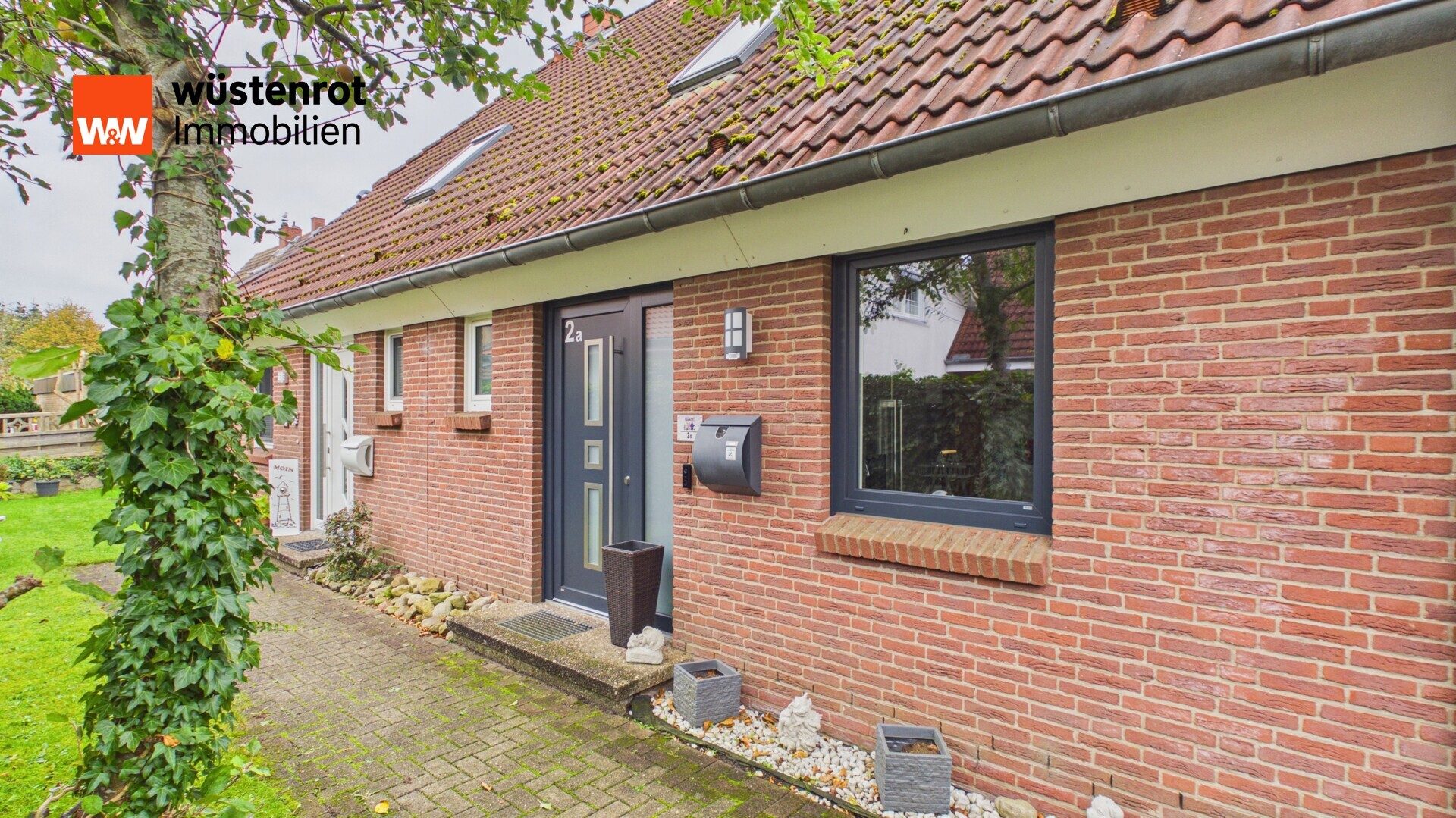 Immobilienangebot - Büdelsdorf - Alle - Familienglück: DHH mit Garten & Carport