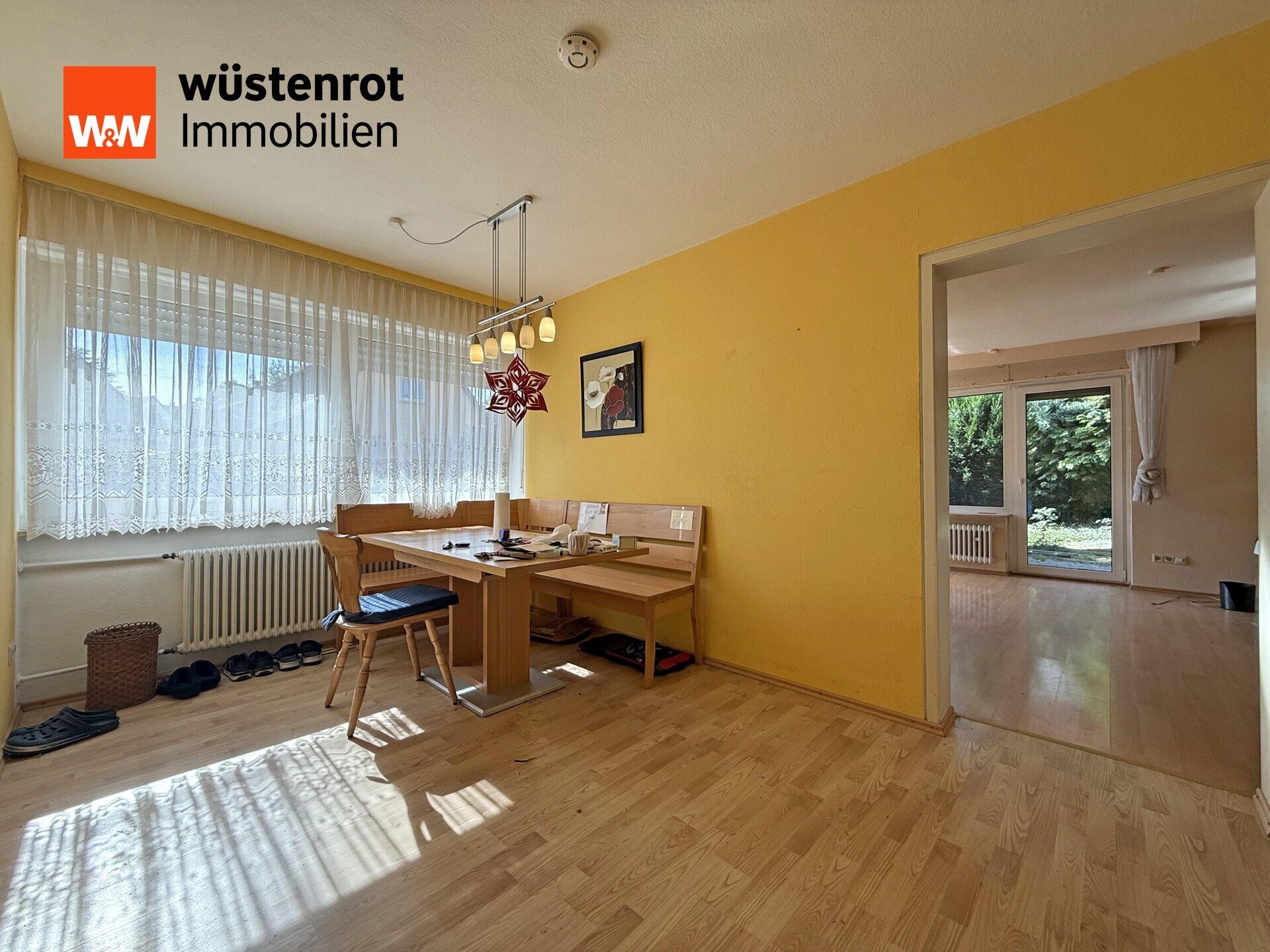 Immobilienangebot - Leonberg - Alle - Großzügige 3,5-Zimmer-Erdgeschosswohnung mit Garten, Süd-West-Terrasse & Gestaltungspotenzial