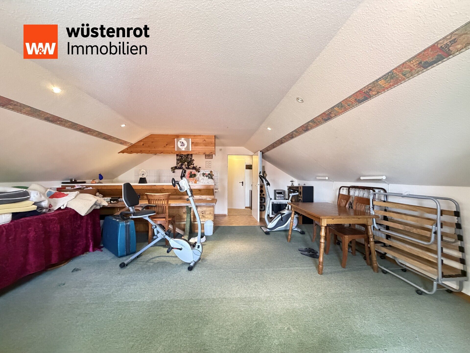 Immobilienangebot - Flensburg - Alle - Modernes Zuhause mit viel Wohnkomfort, sonnigem Westbalkon und ausgebautem Dachgeschoss in Flensburg