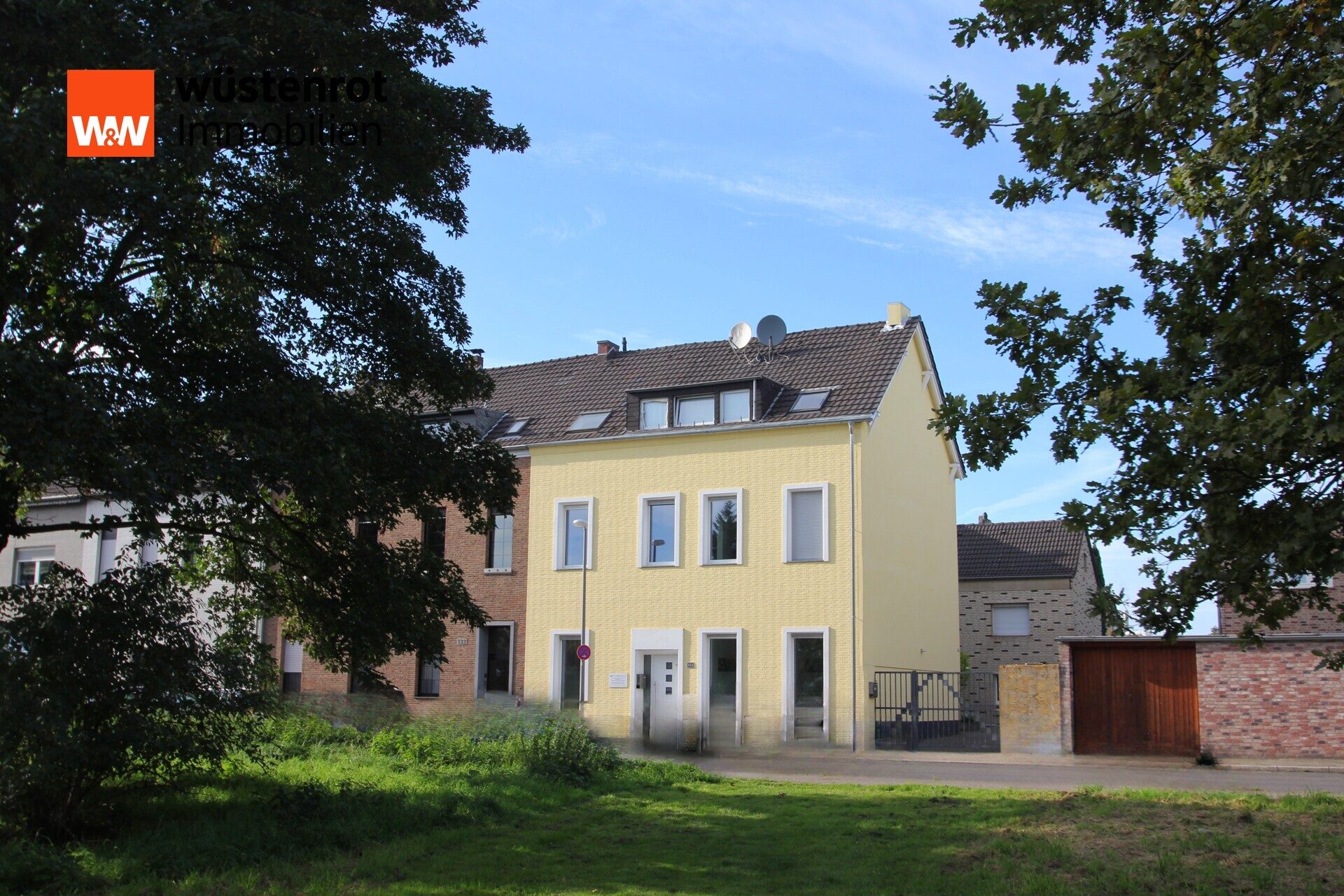 Immobilienangebot - Krefeld - Alle - Direkt am Stadtpark Fischeln – Modernisiertes Dreifamilienhaus in absoluter Bestlage