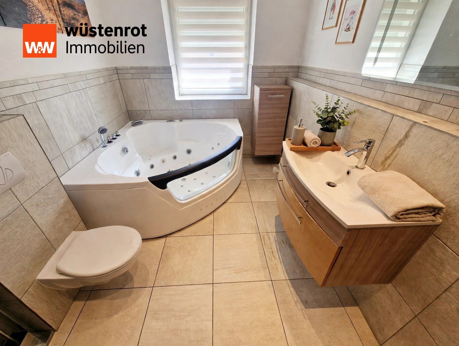 Immobilienangebot - Aschersleben - Alle - Aschersleben- Hotel + Gastro + Chefwohnung mit Balkon & eigenem privaten Pool- Hof, sofortiger Start möglich
