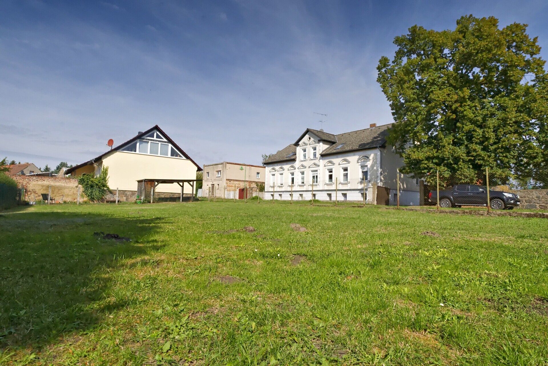 Immobilienangebot - Beiersdorf - Alle - Mini Resthof mit Scheune und Stallungen sowie Freifläche