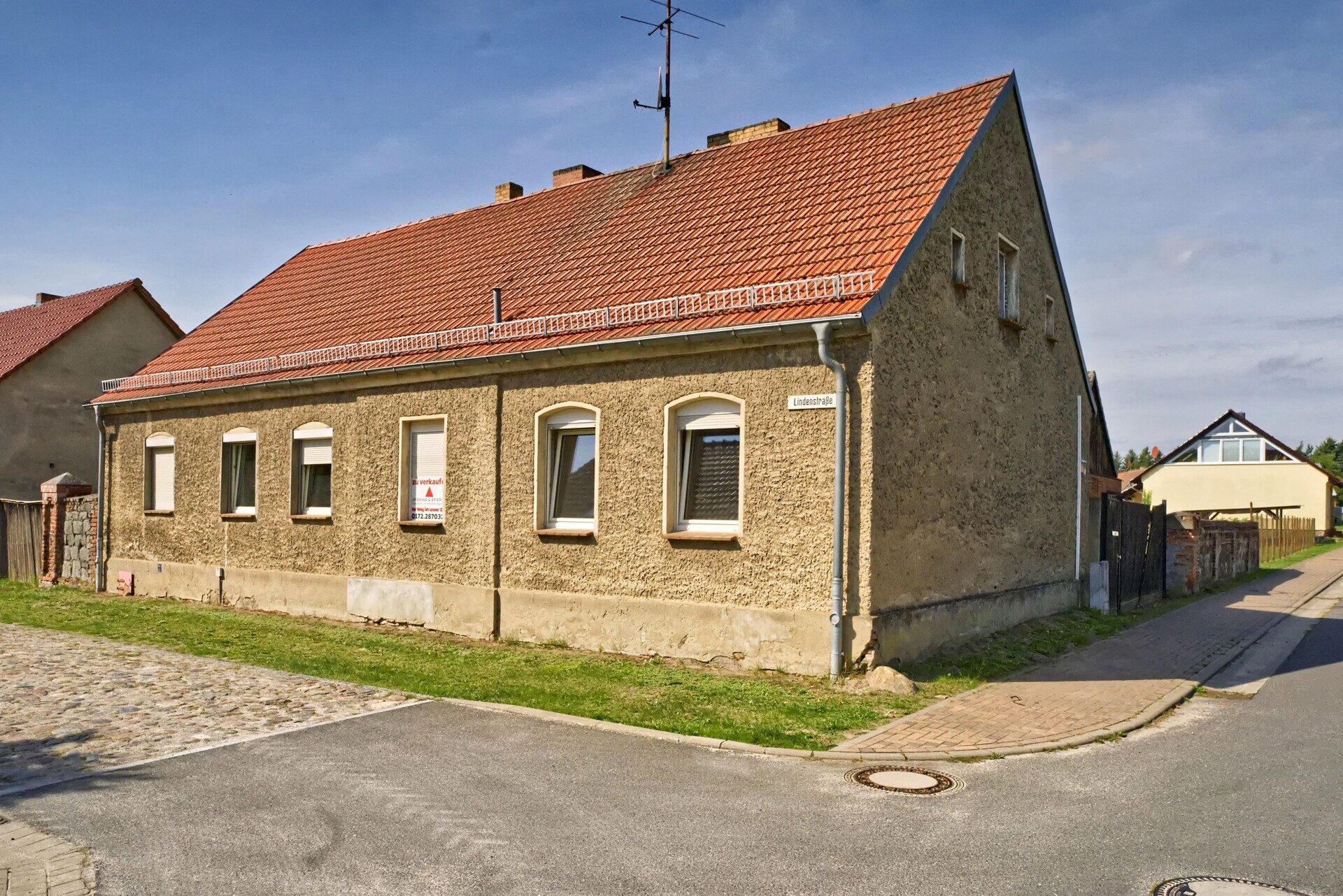 Immobilienangebot - Beiersdorf - Alle - Mini Resthof mit Scheune und Stallungen sowie Freifläche