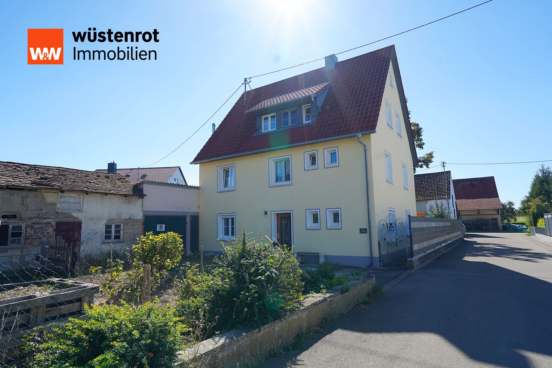 Immobilienangebot - Achstetten / Stetten - Alle - Viel Platz im und ums Haus und viel Potenzial in ruhiger und gleichzeitig zentraler Wohnlage.