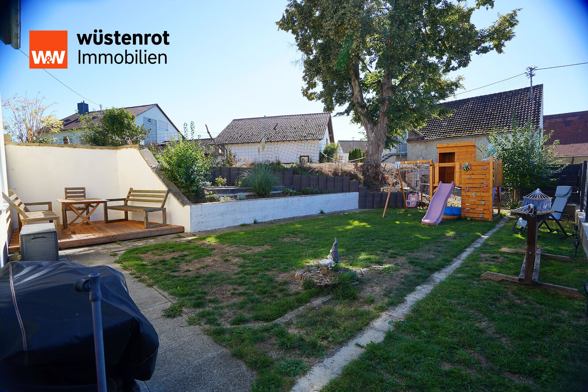 Immobilienangebot - Achstetten / Stetten - Alle - Viel Platz im und ums Haus und viel Potenzial in ruhiger und gleichzeitig zentraler Wohnlage.