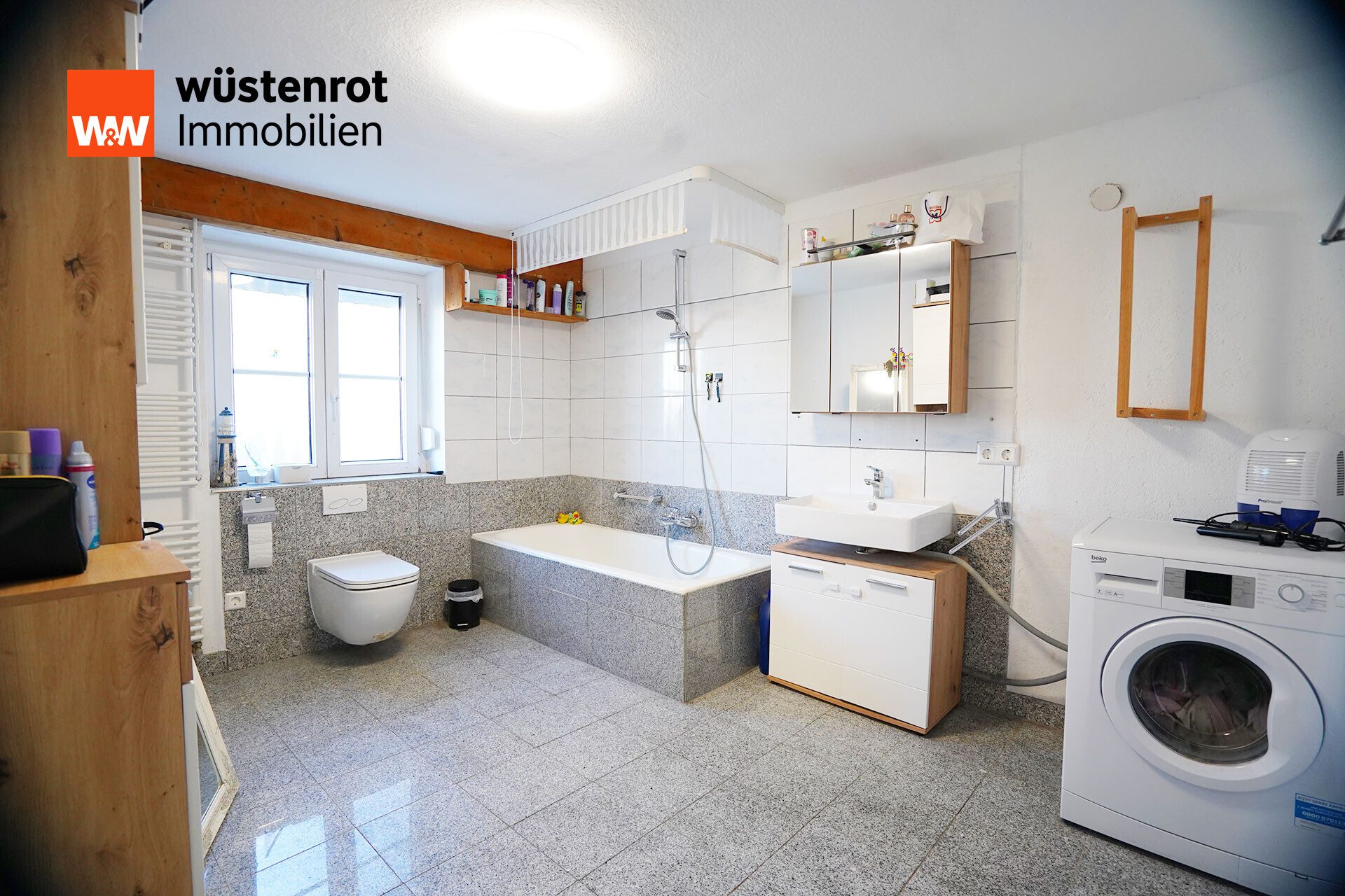 Immobilienangebot - Achstetten / Stetten - Alle - Viel Platz im und ums Haus und viel Potenzial in ruhiger und gleichzeitig zentraler Wohnlage.
