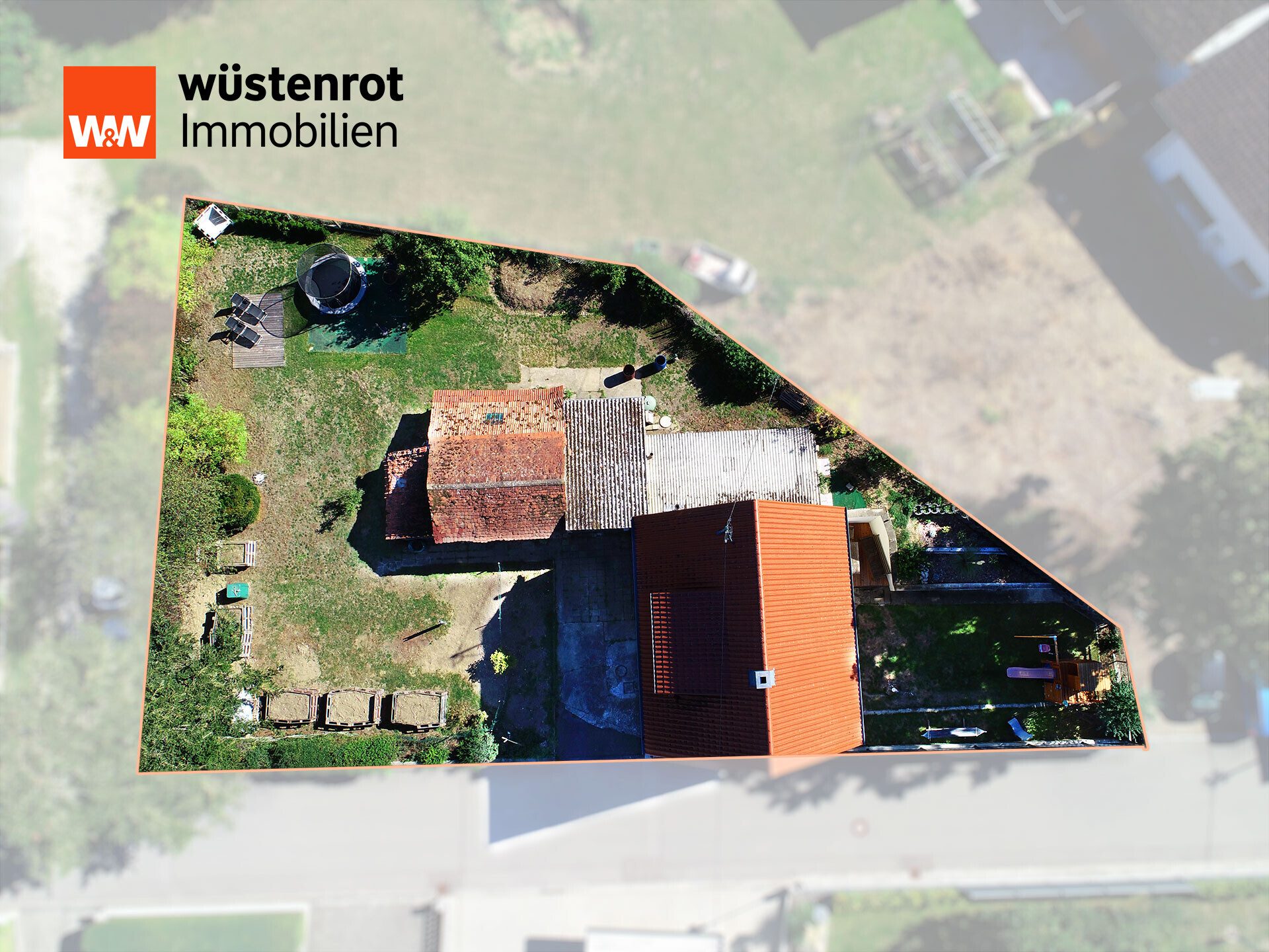 Immobilienangebot - Achstetten / Stetten - Alle - Viel Platz im und ums Haus und viel Potenzial in ruhiger und gleichzeitig zentraler Wohnlage.