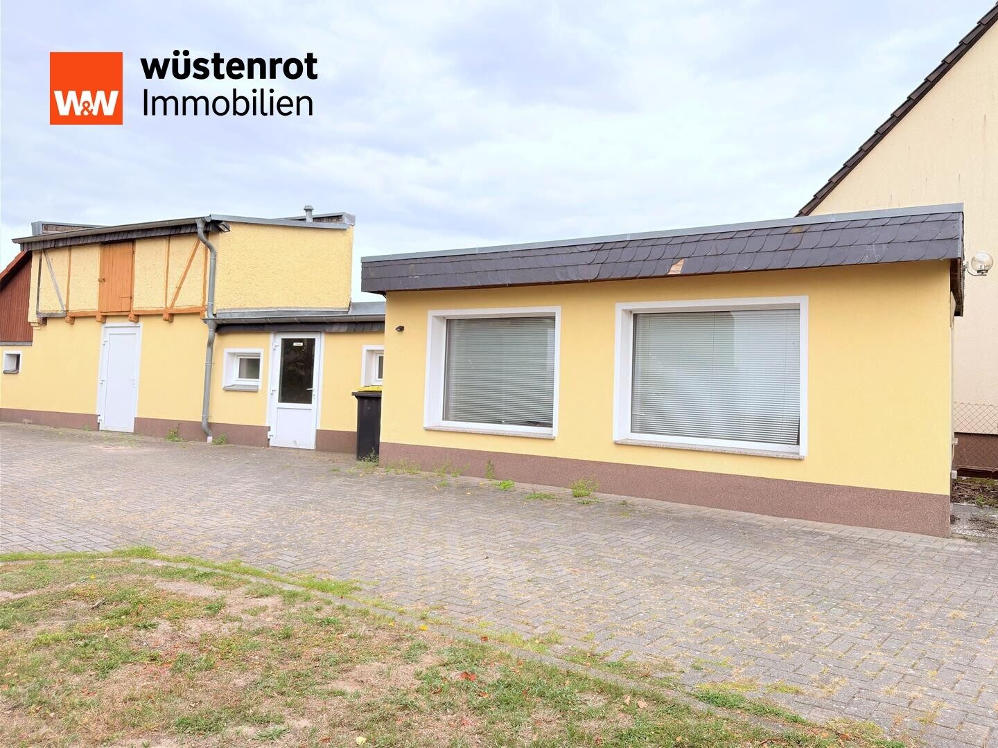 Immobilienangebot - Elbe-Parey / Güsen - Alle - Großzügiges Einfamilienhaus mit 1.357 m² Grundstück, Garten und separater Gewerbeeinheit