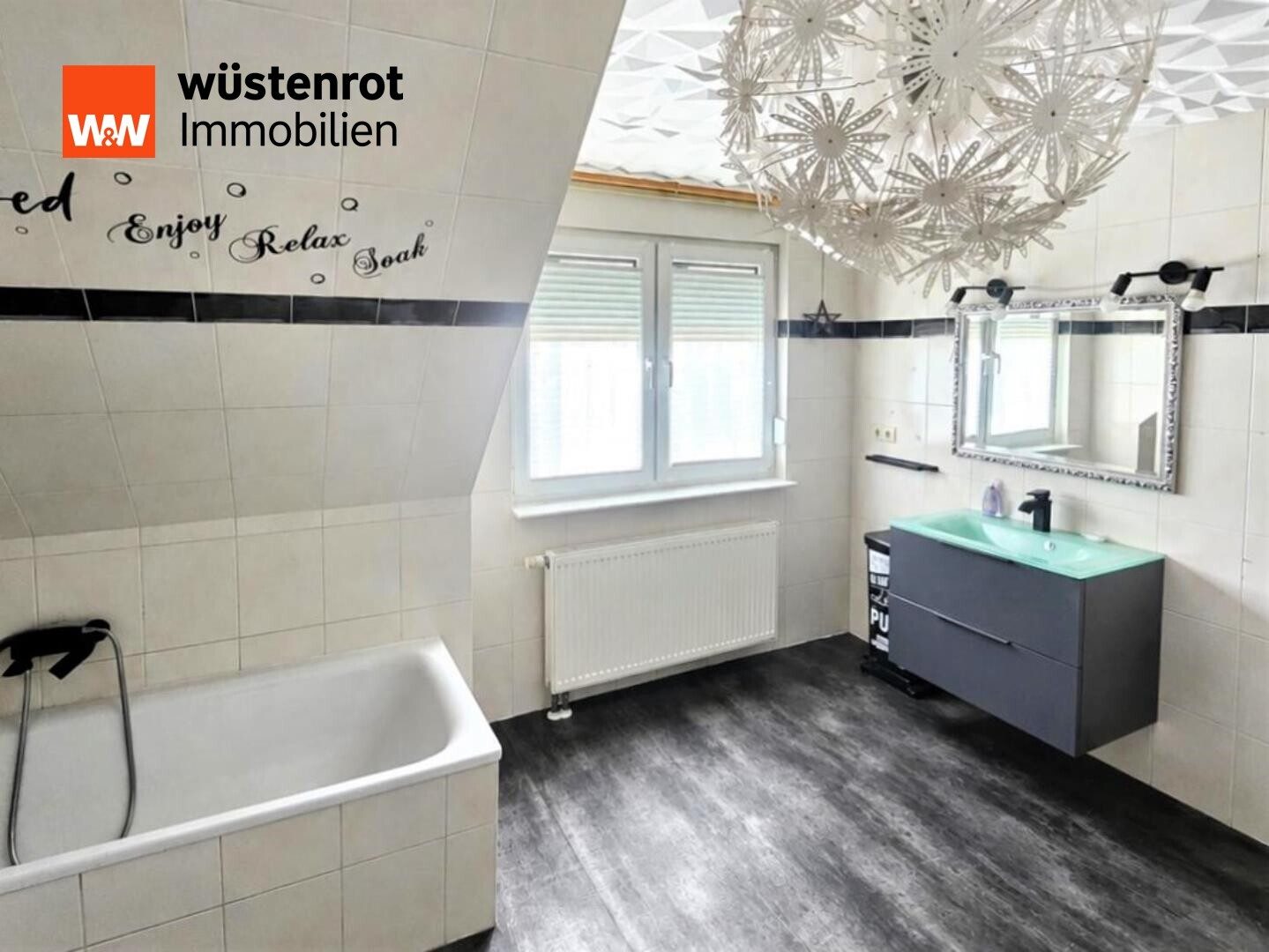 Immobilienangebot - Elbe-Parey / Güsen - Alle - Großzügiges Einfamilienhaus mit 1.357 m² Grundstück, Garten und separater Gewerbeeinheit