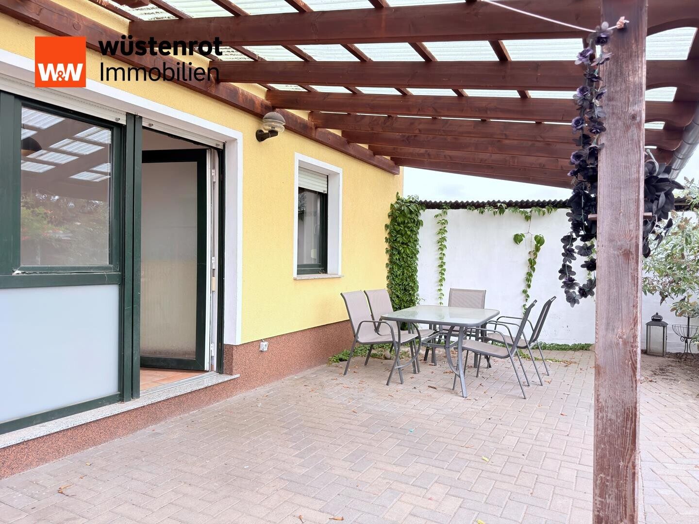 Immobilienangebot - Elbe-Parey / Güsen - Alle - Großzügiges Einfamilienhaus mit 1.357 m² Grundstück, Garten und separater Gewerbeeinheit