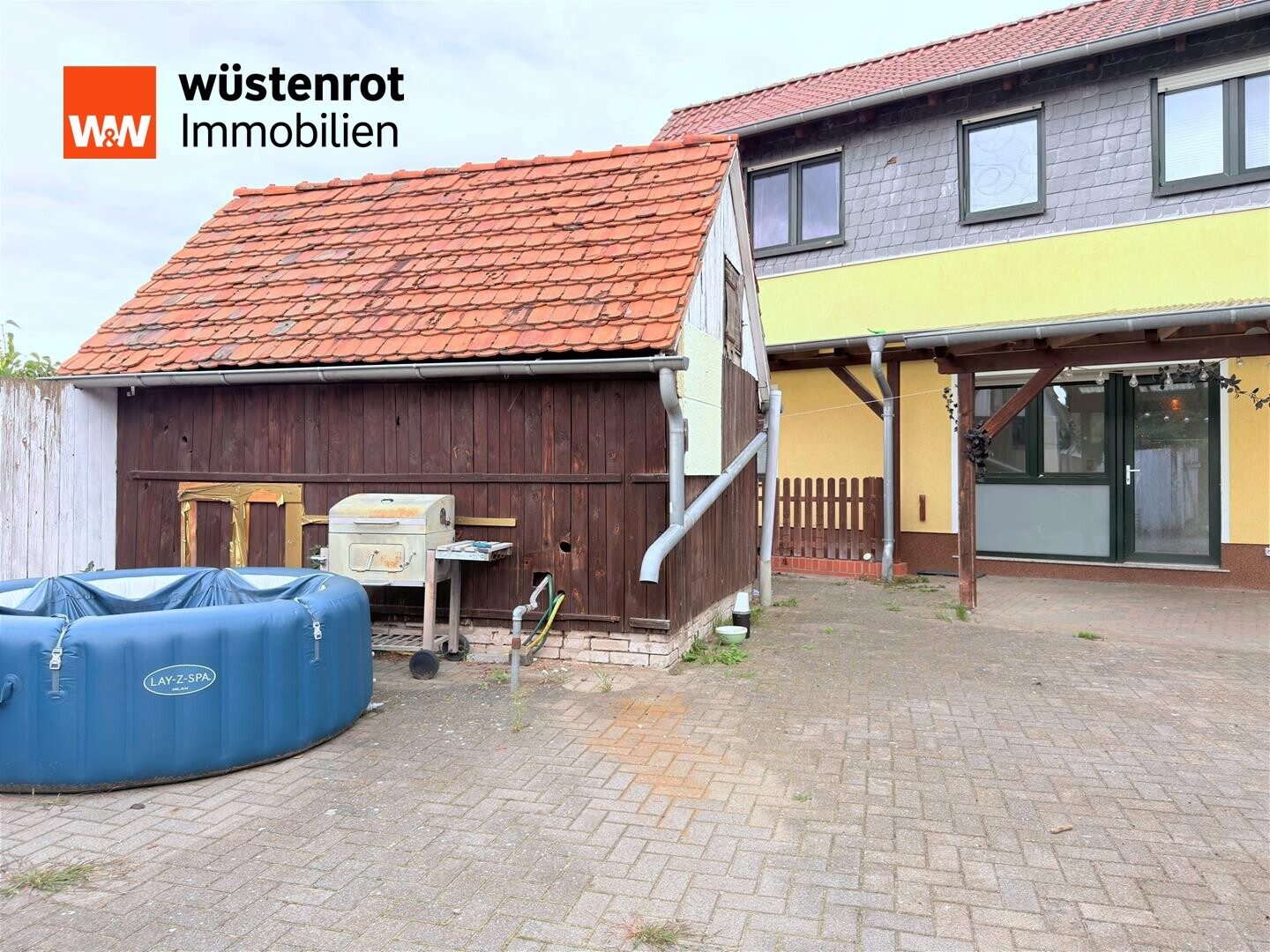 Immobilienangebot - Elbe-Parey / Güsen - Alle - Großzügiges Einfamilienhaus mit 1.357 m² Grundstück, Garten und separater Gewerbeeinheit
