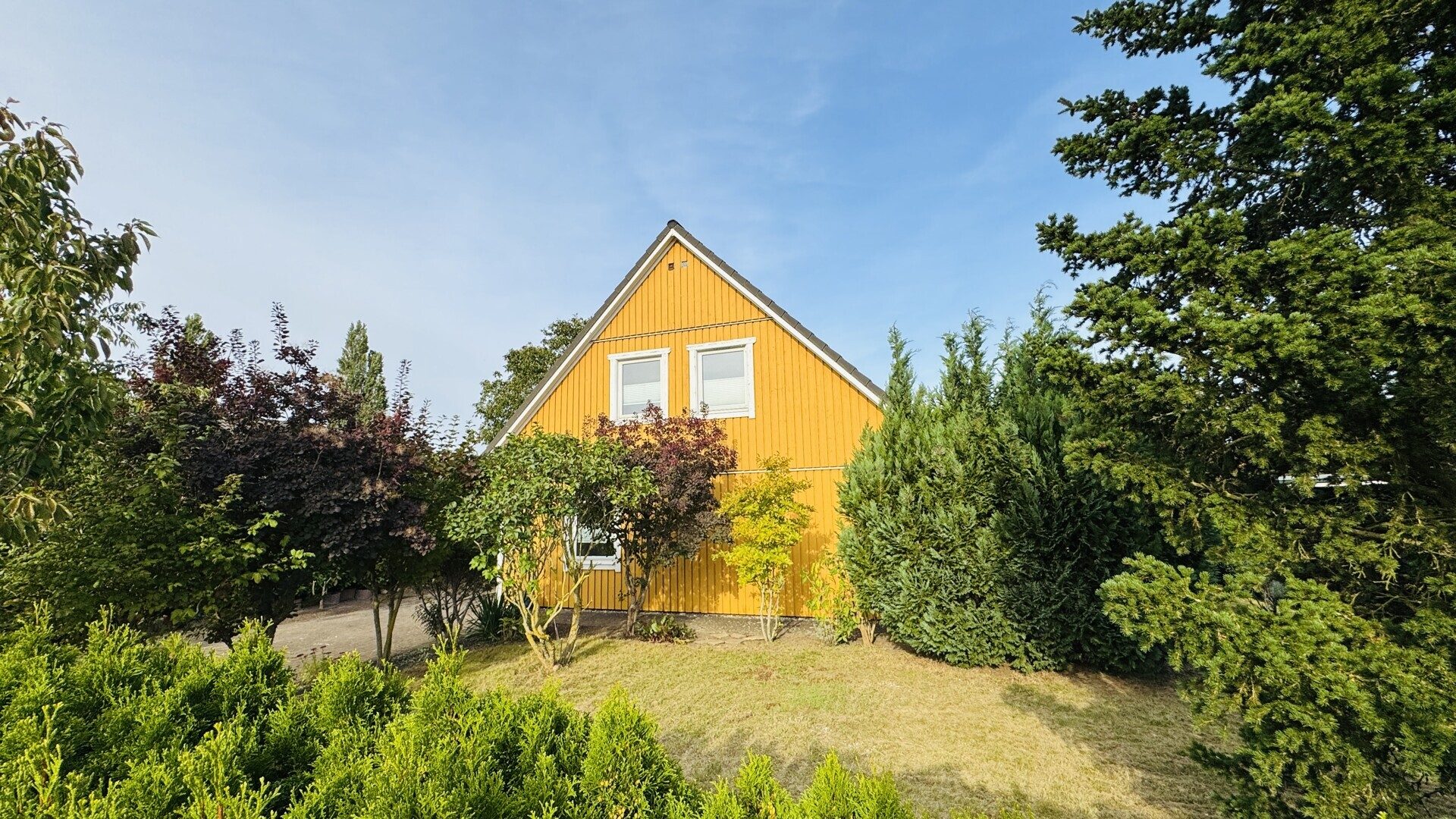 Immobilienangebot - Stralsund - Alle - Ankommen und wohlfühlen – gepflegtes Familienhaus mit Garten und kurzen Schulwegen