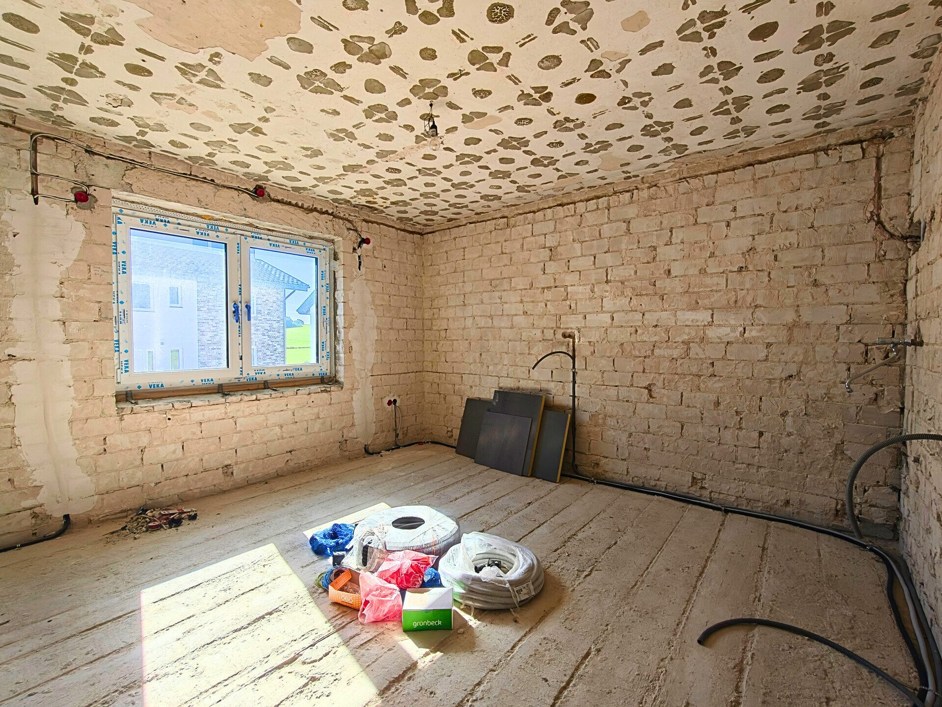 Immobilienangebot - Altenbeken - Alle - Großzügiges Wohnhaus mit weitläufigem Grundstück zur individuellen Fertigstellung in Altenbeken-Buke