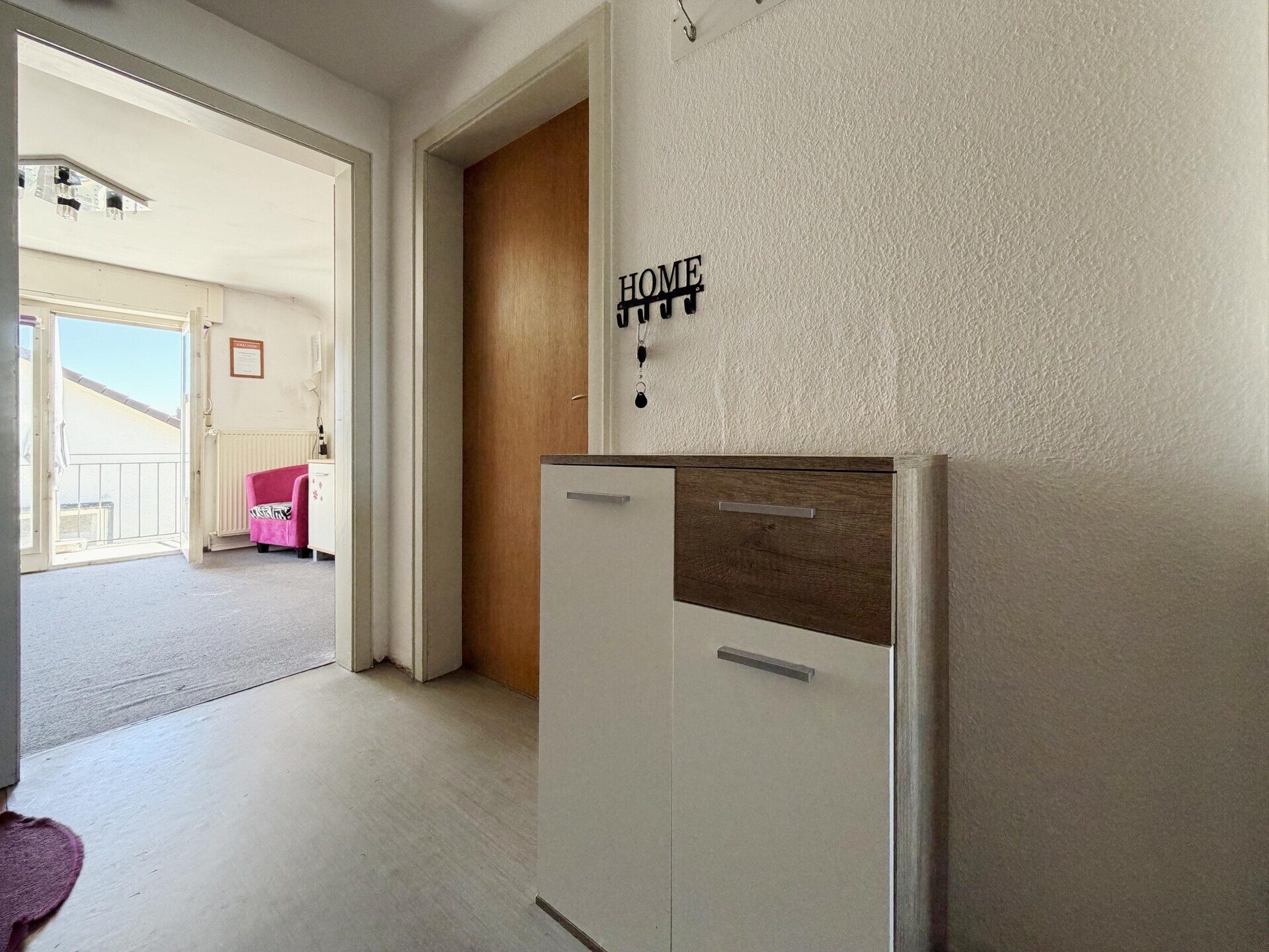 Immobilienangebot - Radolfzell am Bodensee - Alle - Nicht perfekt - dafür zum TOP-Preis.
5 Zimmer auf 100 m². Echtes Traum-
Grundstück. Eigene Garage.