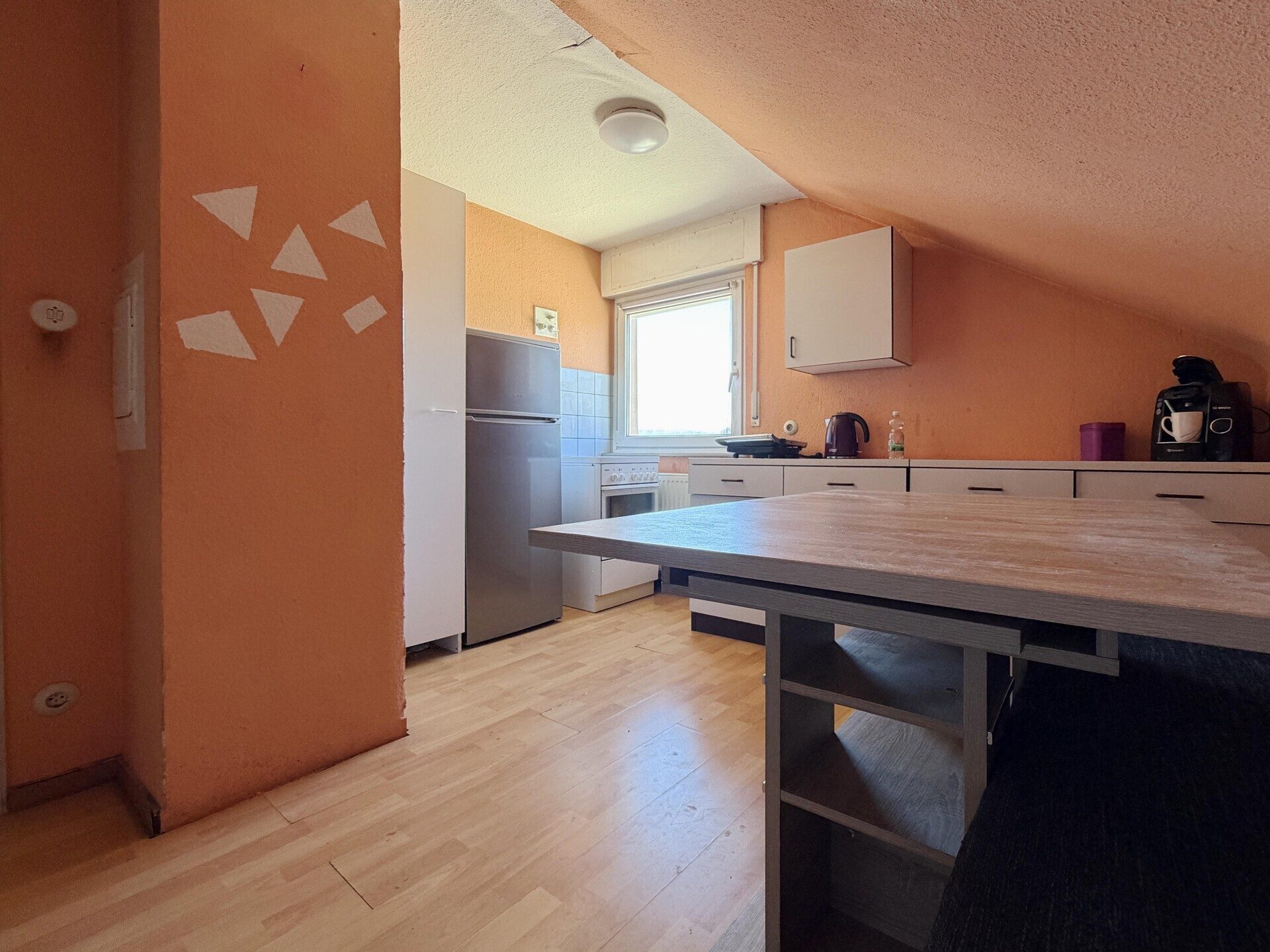 Immobilienangebot - Radolfzell am Bodensee - Alle - Nicht perfekt - dafür zum TOP-Preis.
5 Zimmer auf 100 m². Echtes Traum-
Grundstück. Eigene Garage.