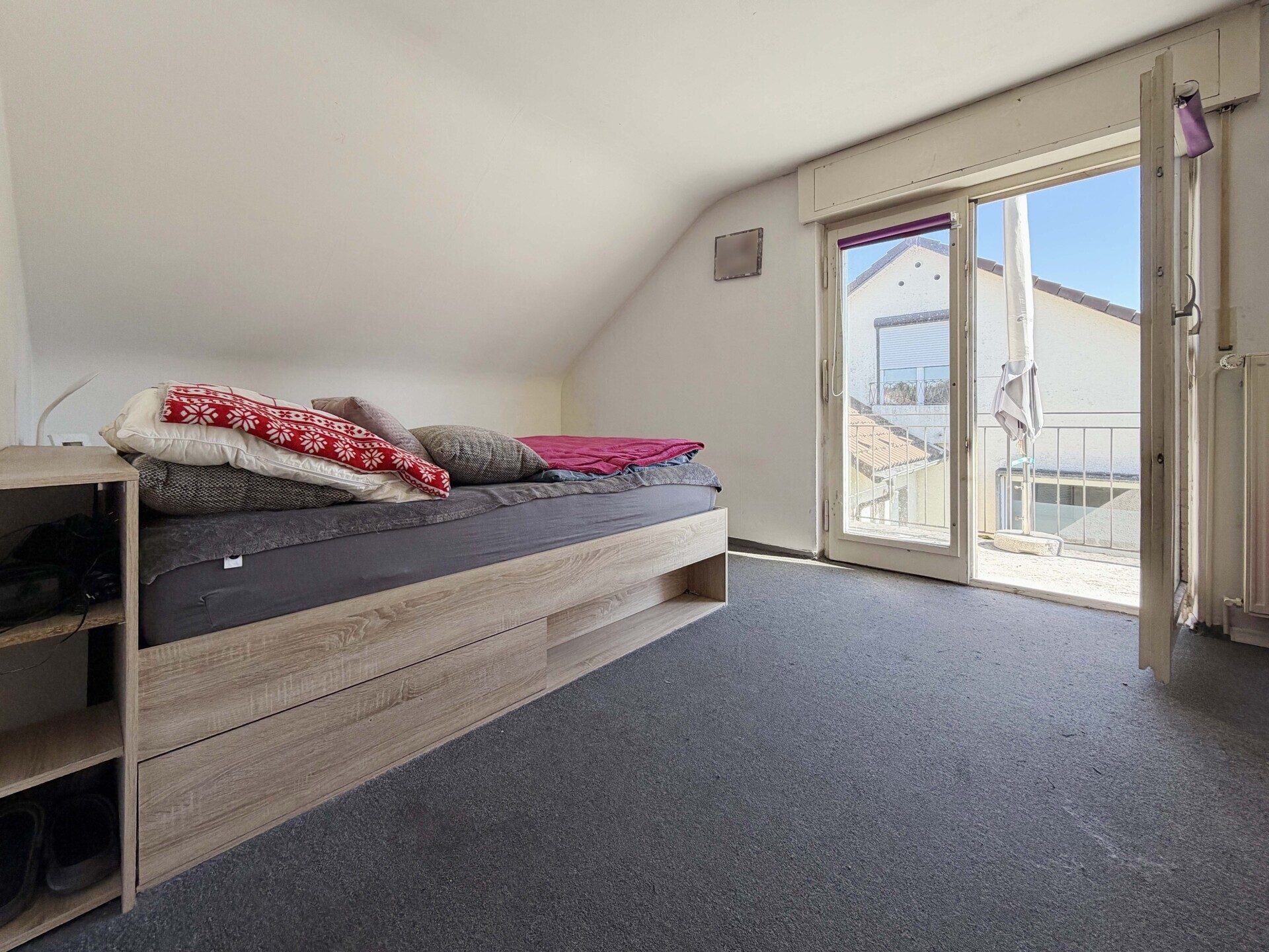 Immobilienangebot - Radolfzell am Bodensee - Alle - Nicht perfekt - dafür zum TOP-Preis.
5 Zimmer auf 100 m². Echtes Traum-
Grundstück. Eigene Garage.