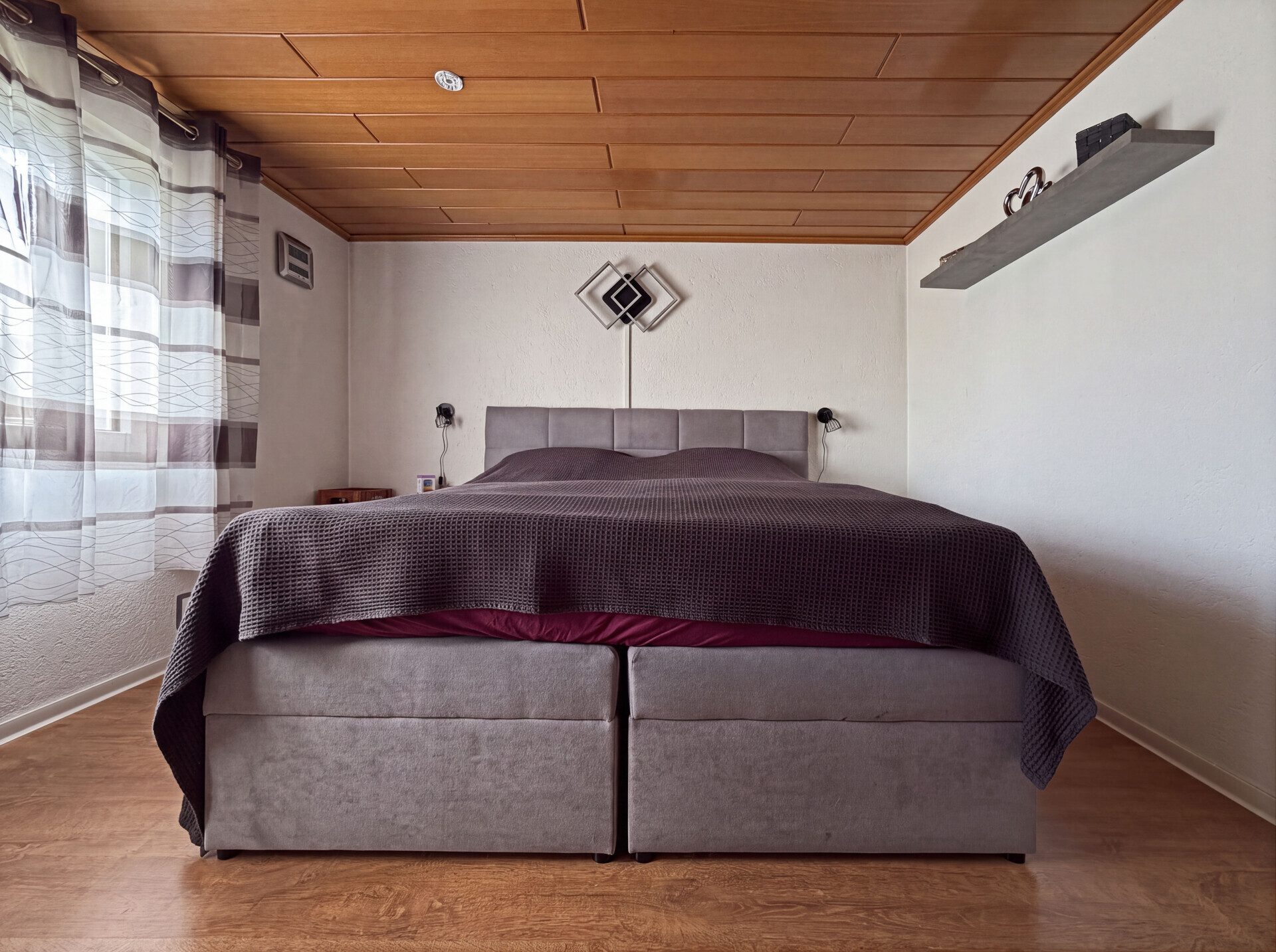 Immobilienangebot - Radolfzell am Bodensee - Alle - Nicht perfekt - dafür zum TOP-Preis.
5 Zimmer auf 100 m². Echtes Traum-
Grundstück. Eigene Garage.